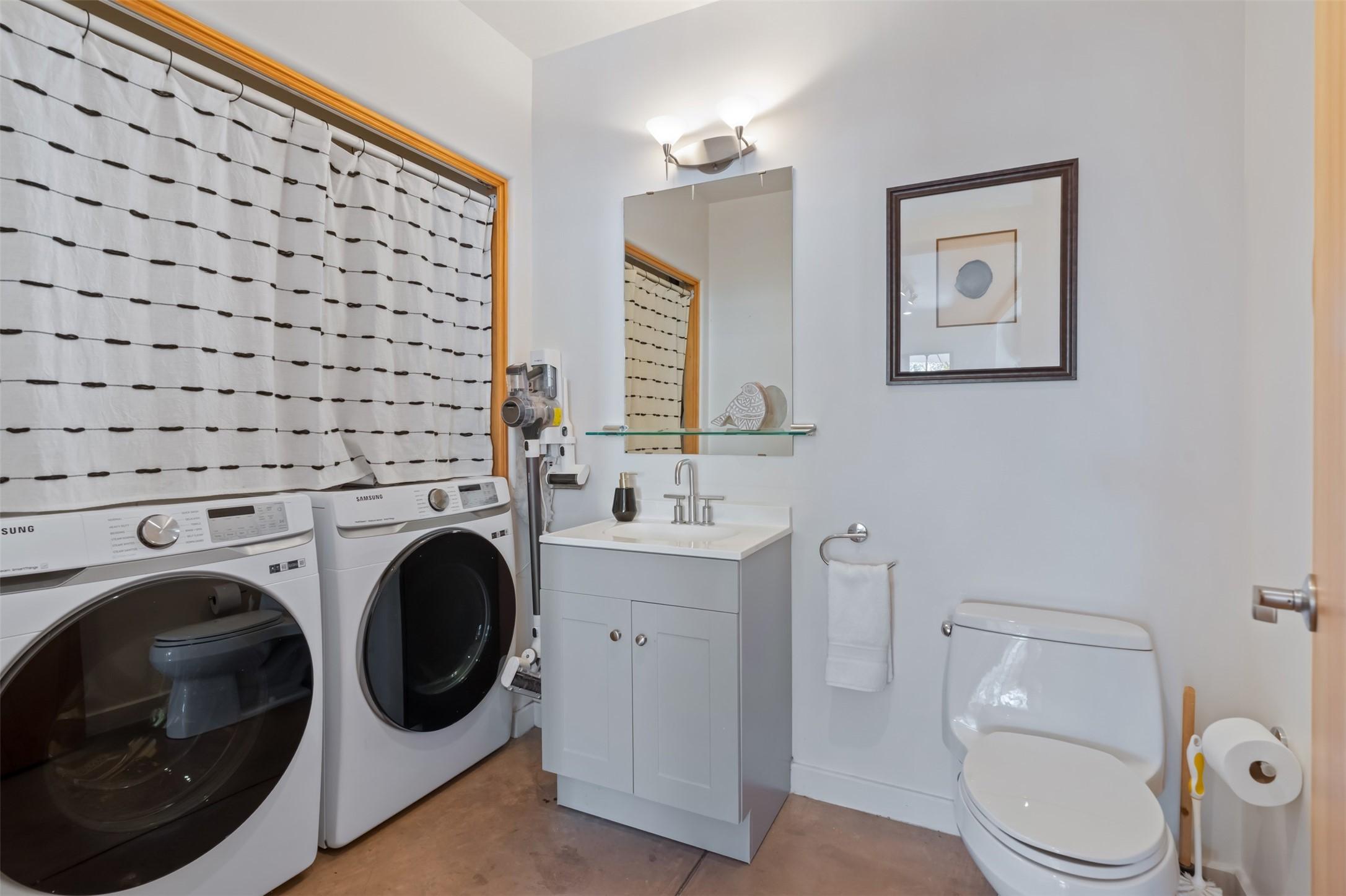 Santa Fe, New Mexico, 87505, United States, 2 Bedrooms Bedrooms, ,2 BathroomsBathrooms,Residential,For Sale,1994705