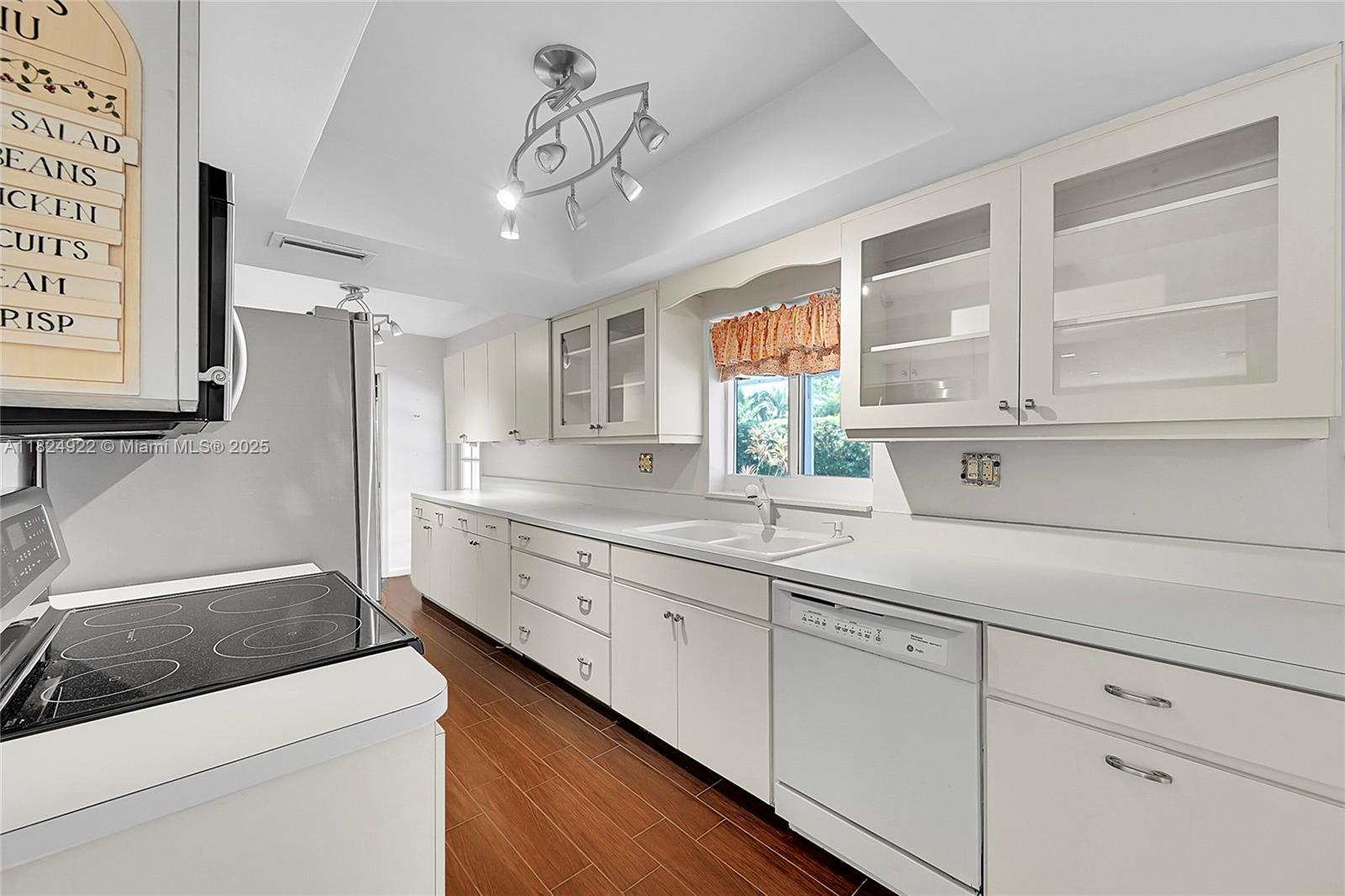 Coral Springs, Florida, 33065, United States, 4 Bedrooms Bedrooms, ,2 BathroomsBathrooms,Residential,For Sale,1866379