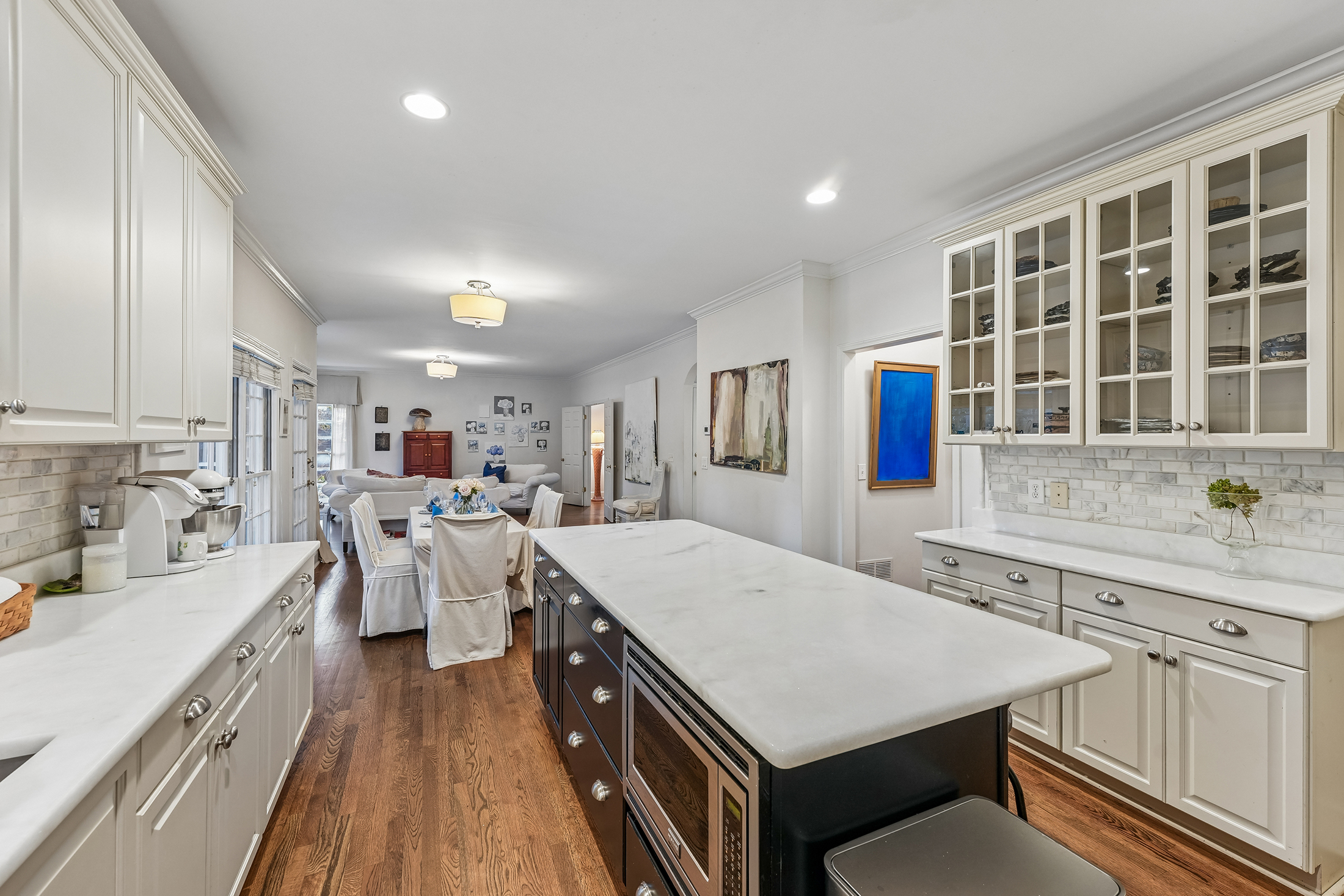  Beautiful, Renovated Daylight Basement Home on Exceptional Lot - 物件實景
