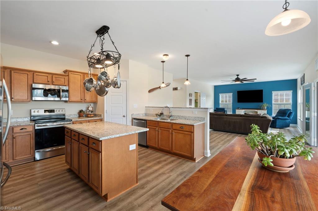 Lewisville, North Carolina, 27023, United States, 5 Bedrooms Bedrooms, ,4 BathroomsBathrooms,Residential,For Sale,1890092