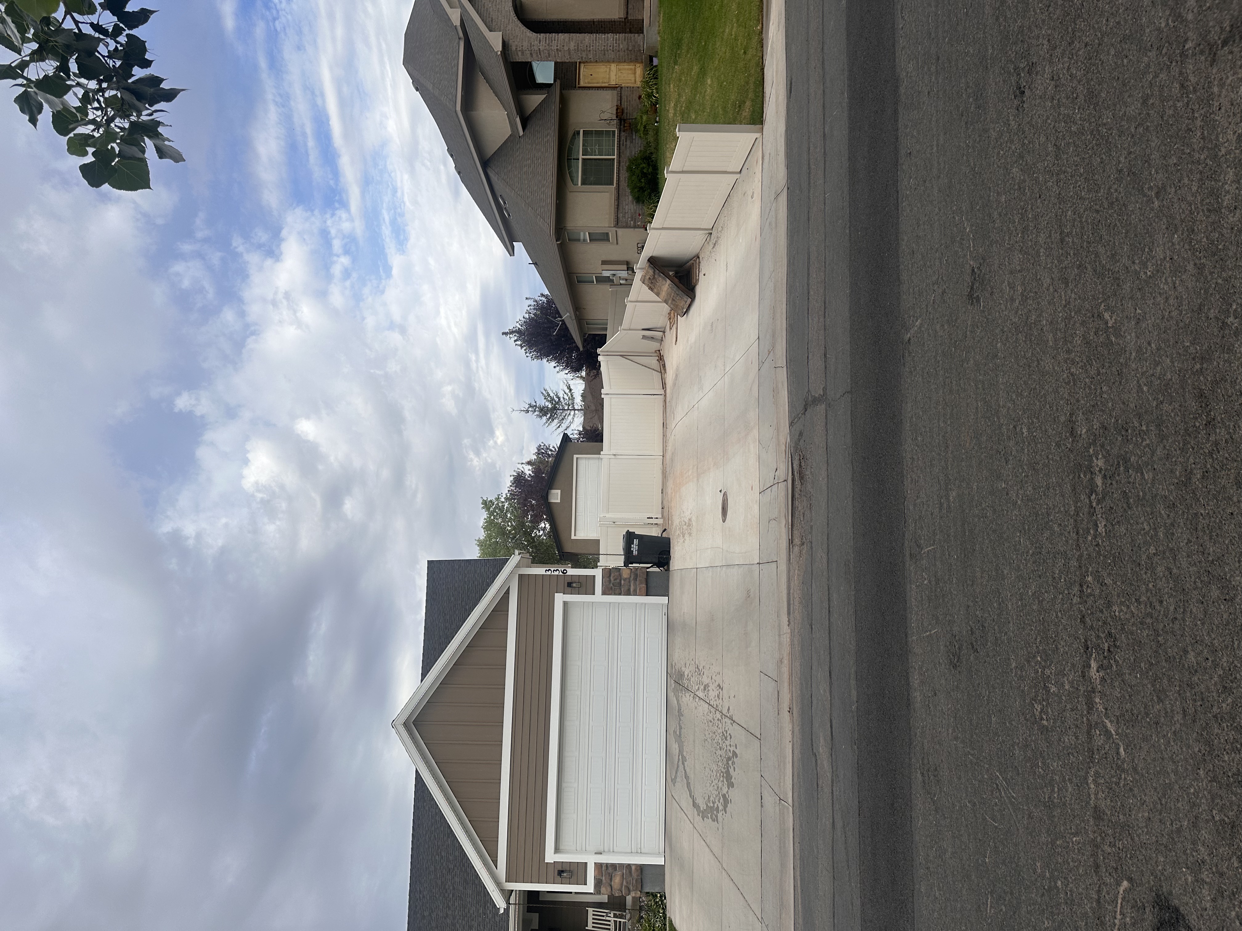 Roosevelt, Utah, 84066, United States, 6 Bedrooms Bedrooms, ,3 BathroomsBathrooms,Residential,For Sale,1976583