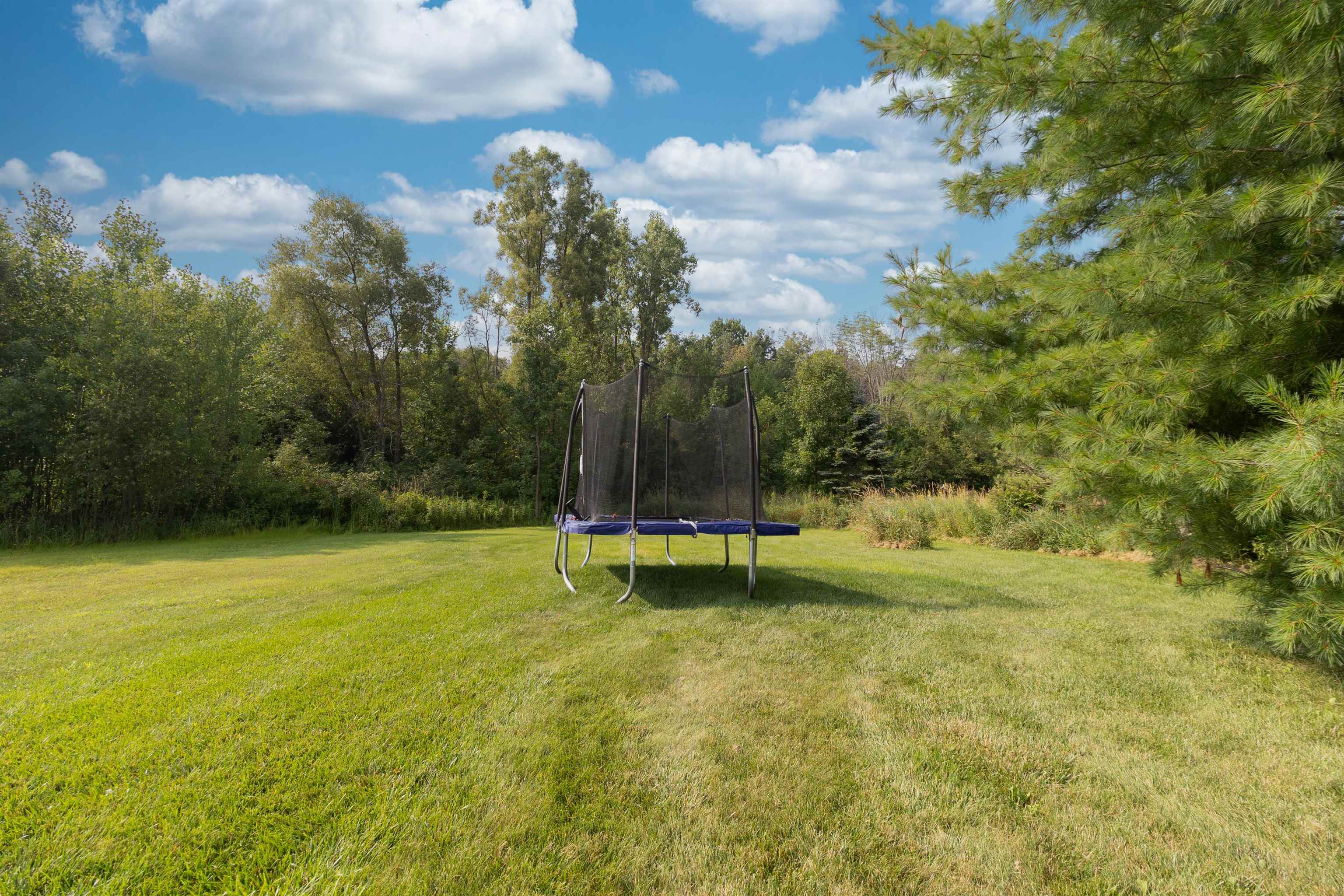 SEYMOUR, Wisconsin, 54115, United States, 4 Bedrooms Bedrooms, ,4 BathroomsBathrooms,Residential,For Sale,1926224