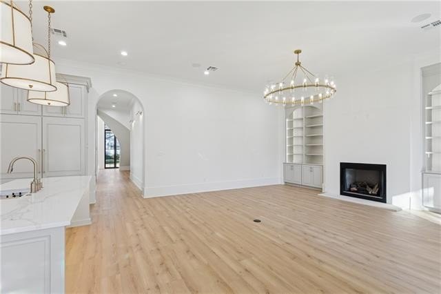 Metairie, Louisiana, 70005, United States, 6 Bedrooms Bedrooms, ,5 BathroomsBathrooms,Residential,For Sale,2010841