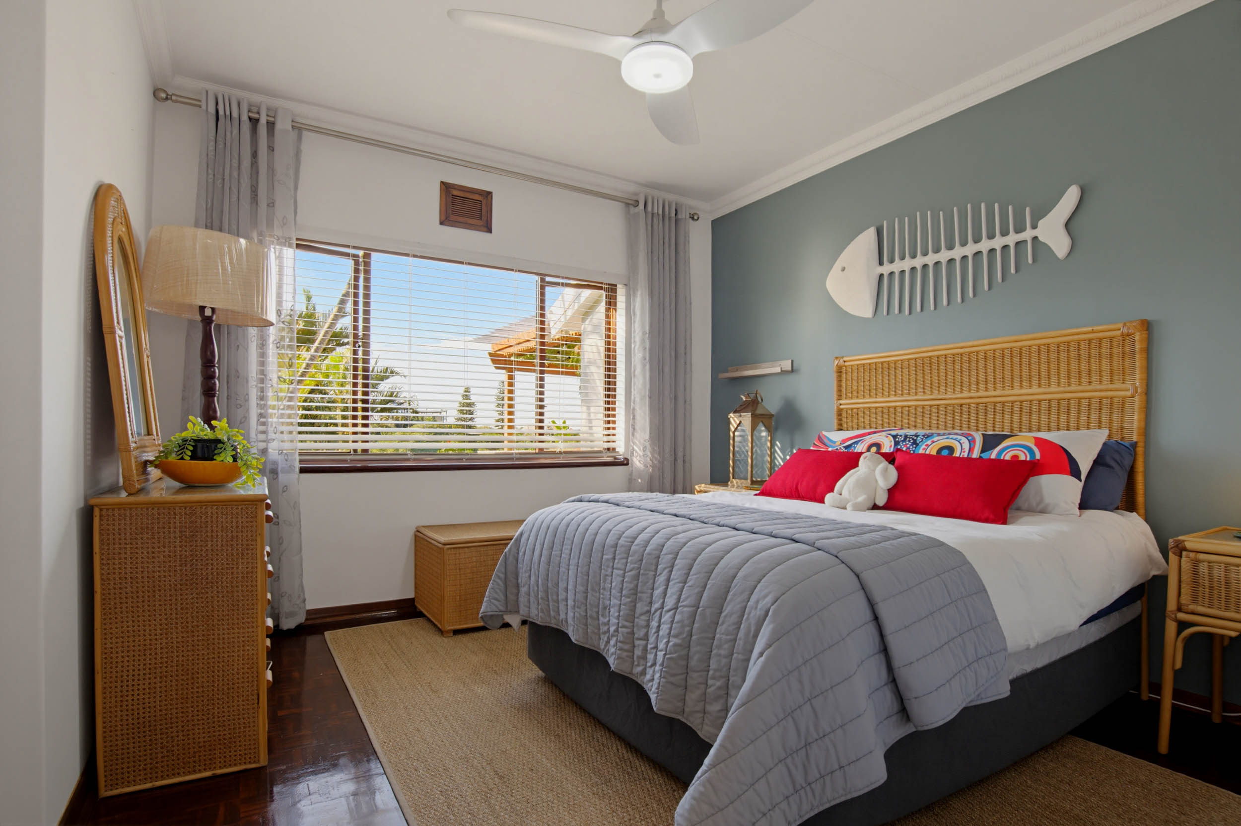  Fully Renovated Coastal Residence with Guest Flatlet and Sea Views in Salt Rock - 物件實景