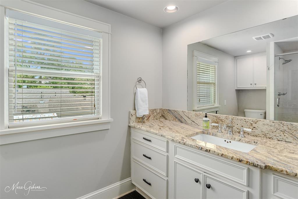Shreveport, Louisiana, 71104, United States, 4 Bedrooms Bedrooms, ,5 BathroomsBathrooms,Residential,For Sale,1795107
