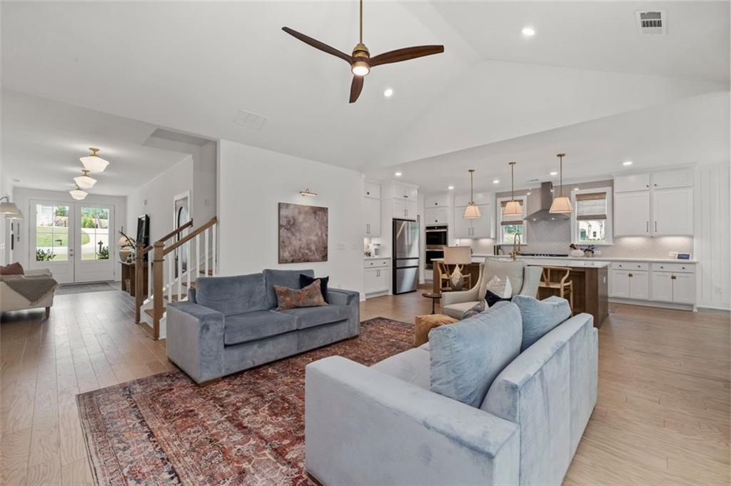 Gainesville, Georgia, 30506, United States, 5 Bedrooms Bedrooms, ,5 BathroomsBathrooms,Residential,For Sale,1846950