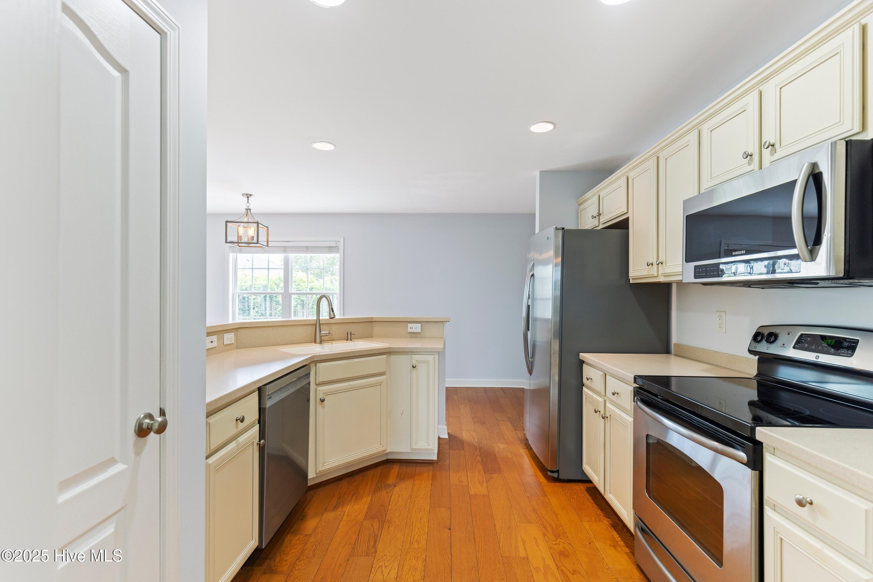 Wilmington, North Carolina, 28412, United States, 4 Bedrooms Bedrooms, ,3 BathroomsBathrooms,Residential,For Sale,1932044