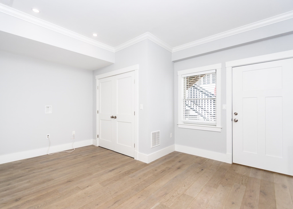 Waltham, Massachusetts, 02453, United States, 3 Bedrooms Bedrooms, ,4 BathroomsBathrooms,Residential,For Sale,1786216