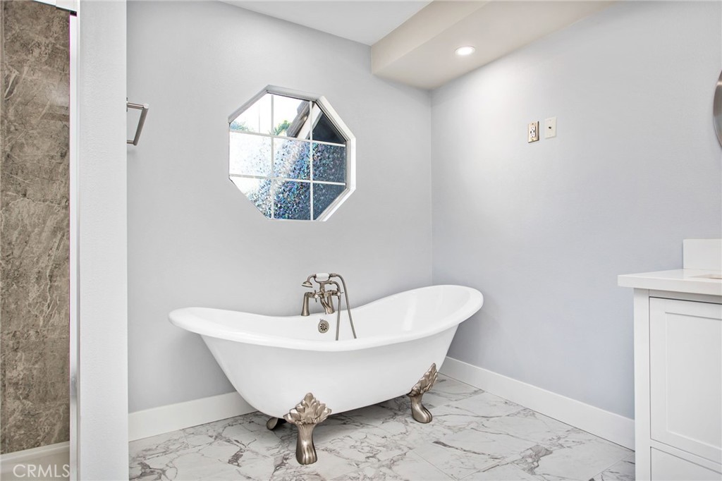 Canyon Lake, California, 92587, United States, 3 Bedrooms Bedrooms, ,2 BathroomsBathrooms,Residential,For Sale,1984479