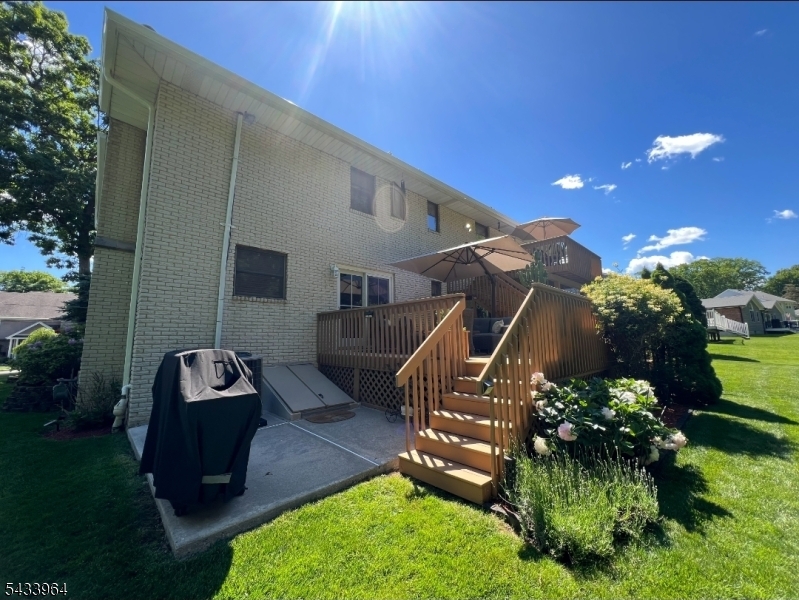 Montville Twp., New Jersey, 07082-1432, United States, 5 Bedrooms Bedrooms, ,3 BathroomsBathrooms,Residential,For Sale,2048009
