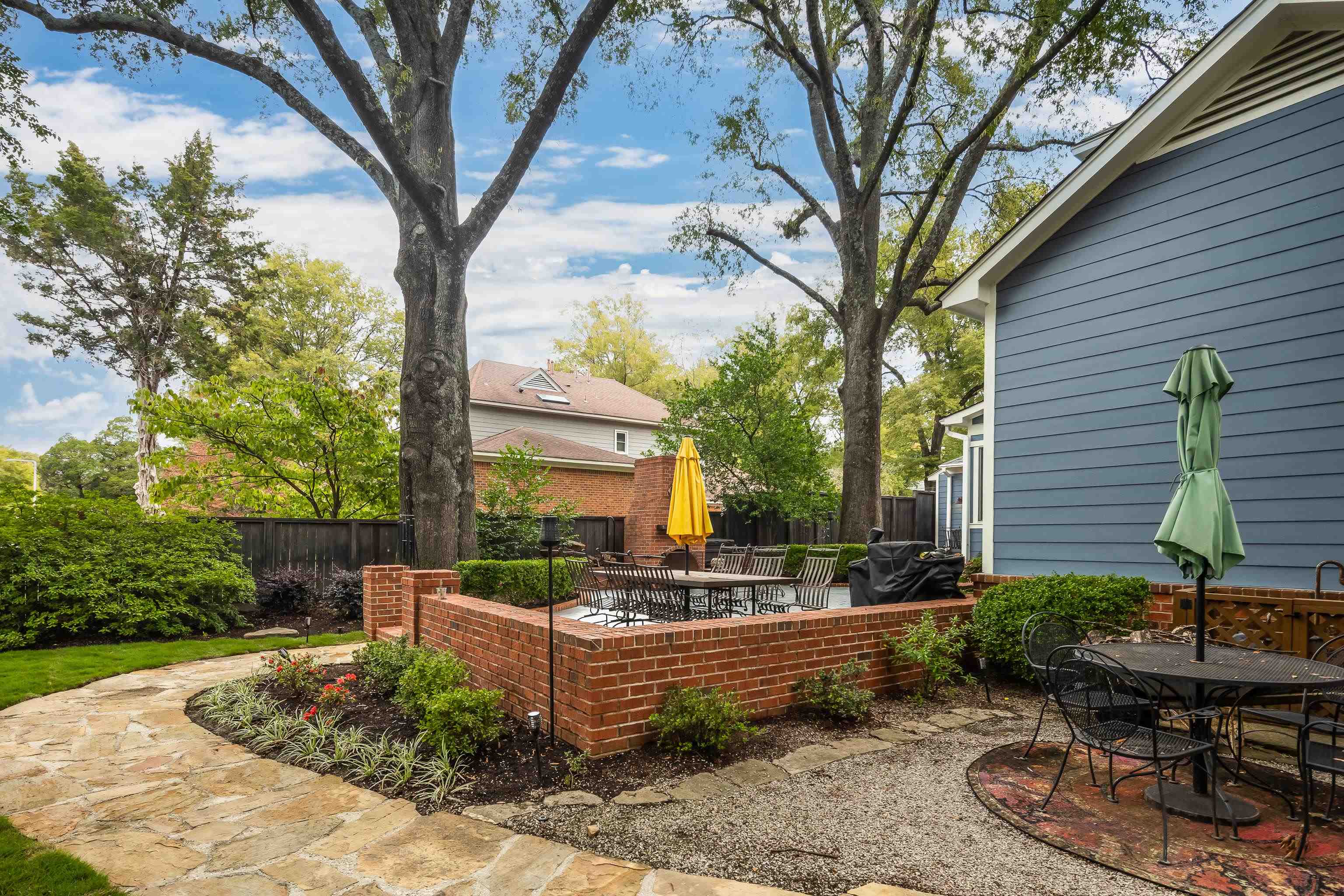 Memphis, Tennessee, 38117, United States, 4 Bedrooms Bedrooms, ,3 BathroomsBathrooms,Residential,For Sale,1972441