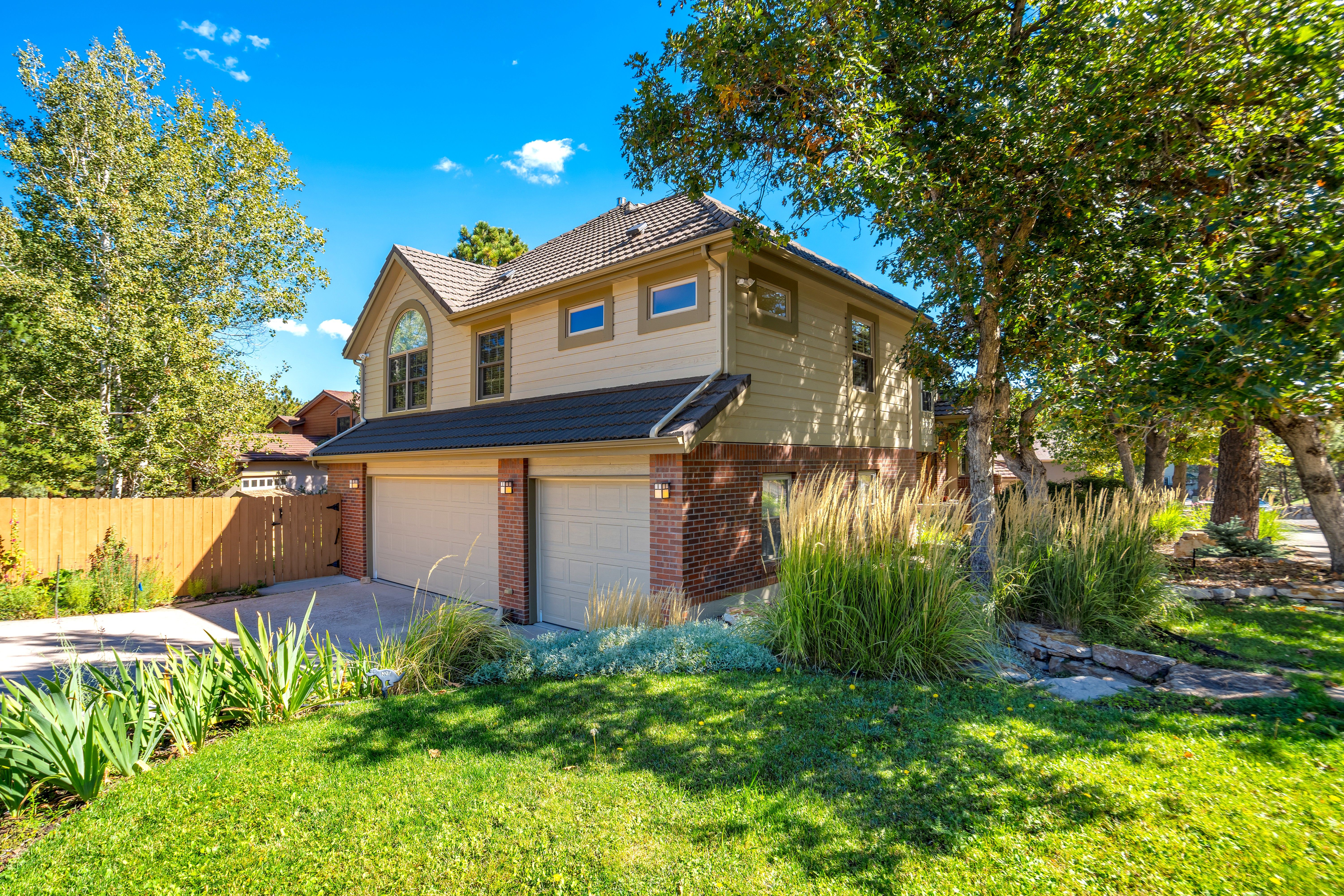  Impeccably Maintained Craftsman Retreat on a Quiet Cul-de-Sac - 物件實景