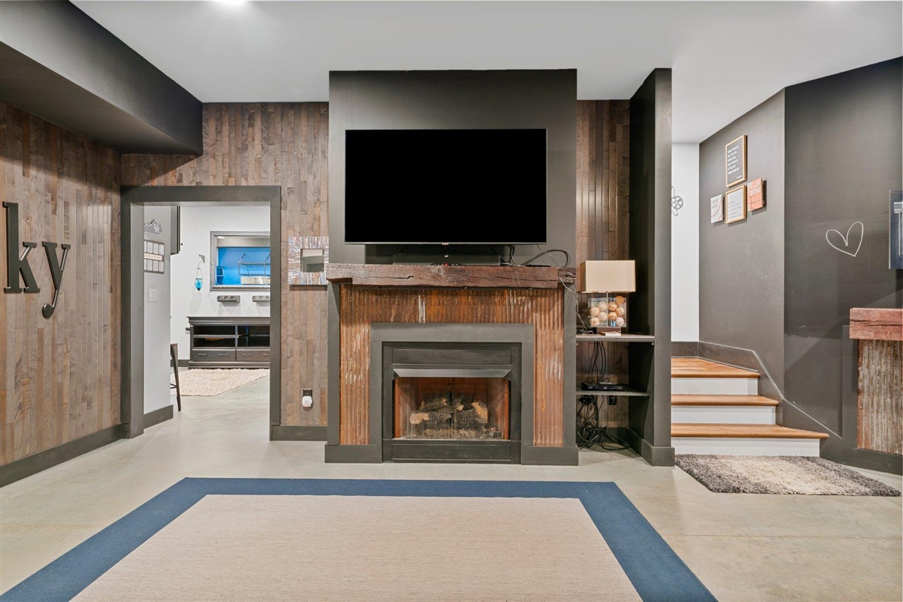 Franklin, Kentucky, 42134, United States, 6 Bedrooms Bedrooms, ,3 BathroomsBathrooms,Residential,For Sale,2002966