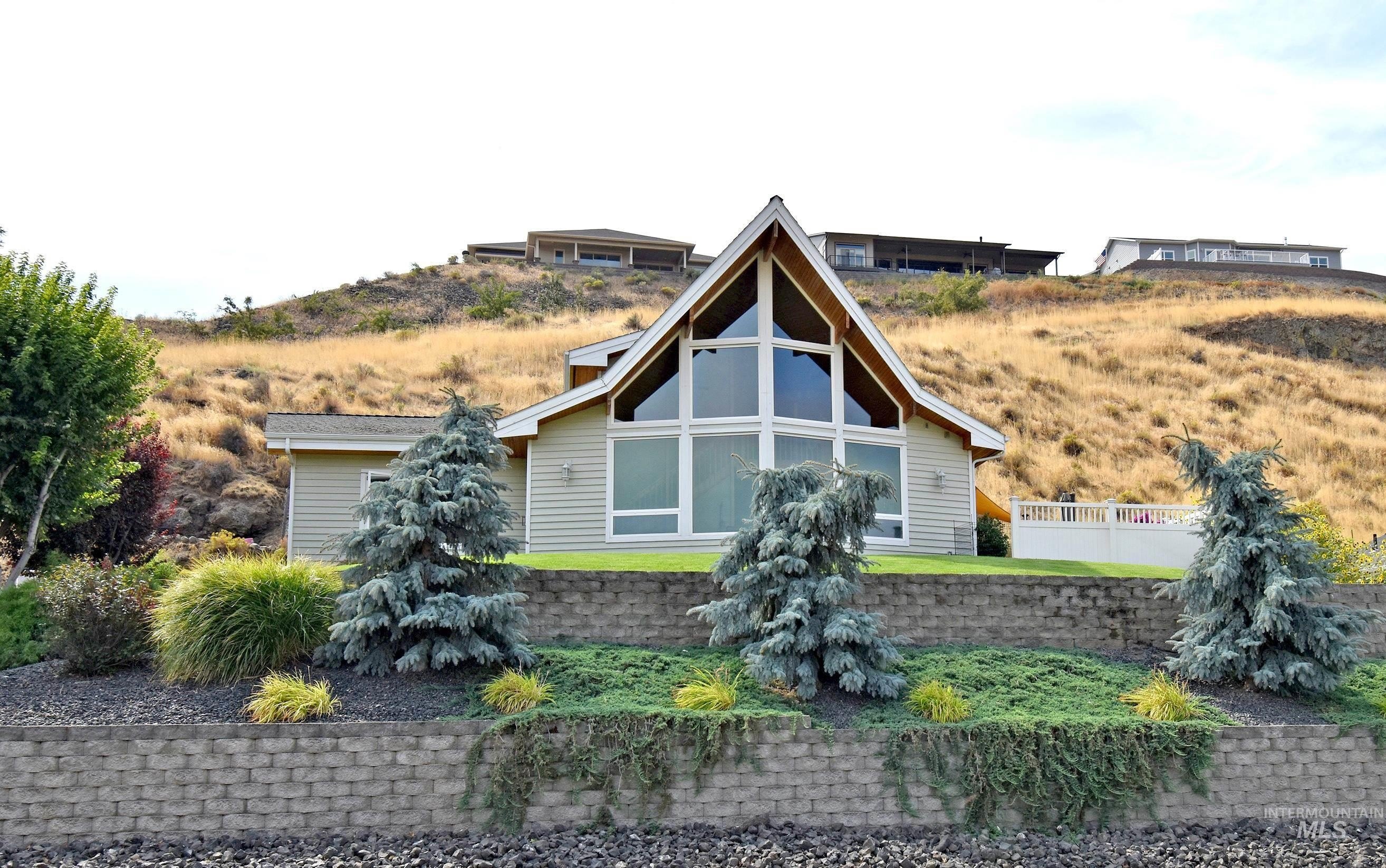 Asotin, Washington, 99402, United States, 3 Bedrooms Bedrooms, ,3 BathroomsBathrooms,Residential,For Sale,1942718