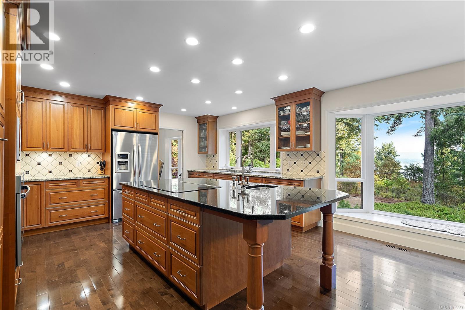 NORTH SAANICH, British Columbia, V8L 5L5, CA, 5 Bedrooms Bedrooms, ,4 BathroomsBathrooms,Residential,For Sale,1946996