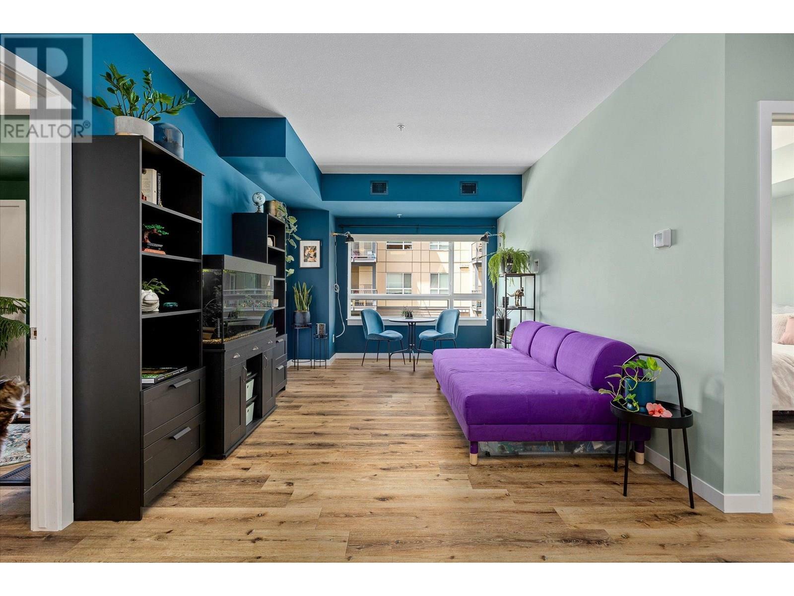 KELOWNA, British Columbia, V1V 2E6, CA, 2 Bedrooms Bedrooms, ,2 BathroomsBathrooms,Residential,For Sale,1961044