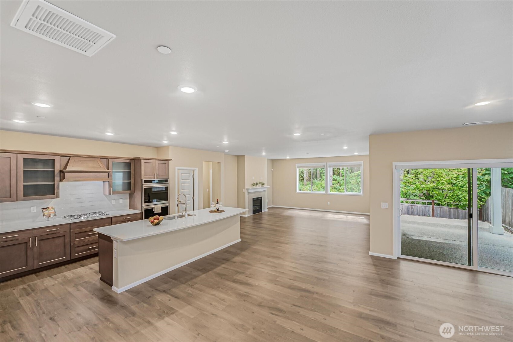 Maple Valley, Washington, 98010, United States, 5 Bedrooms Bedrooms, ,2 BathroomsBathrooms,Residential,For Sale,1917567