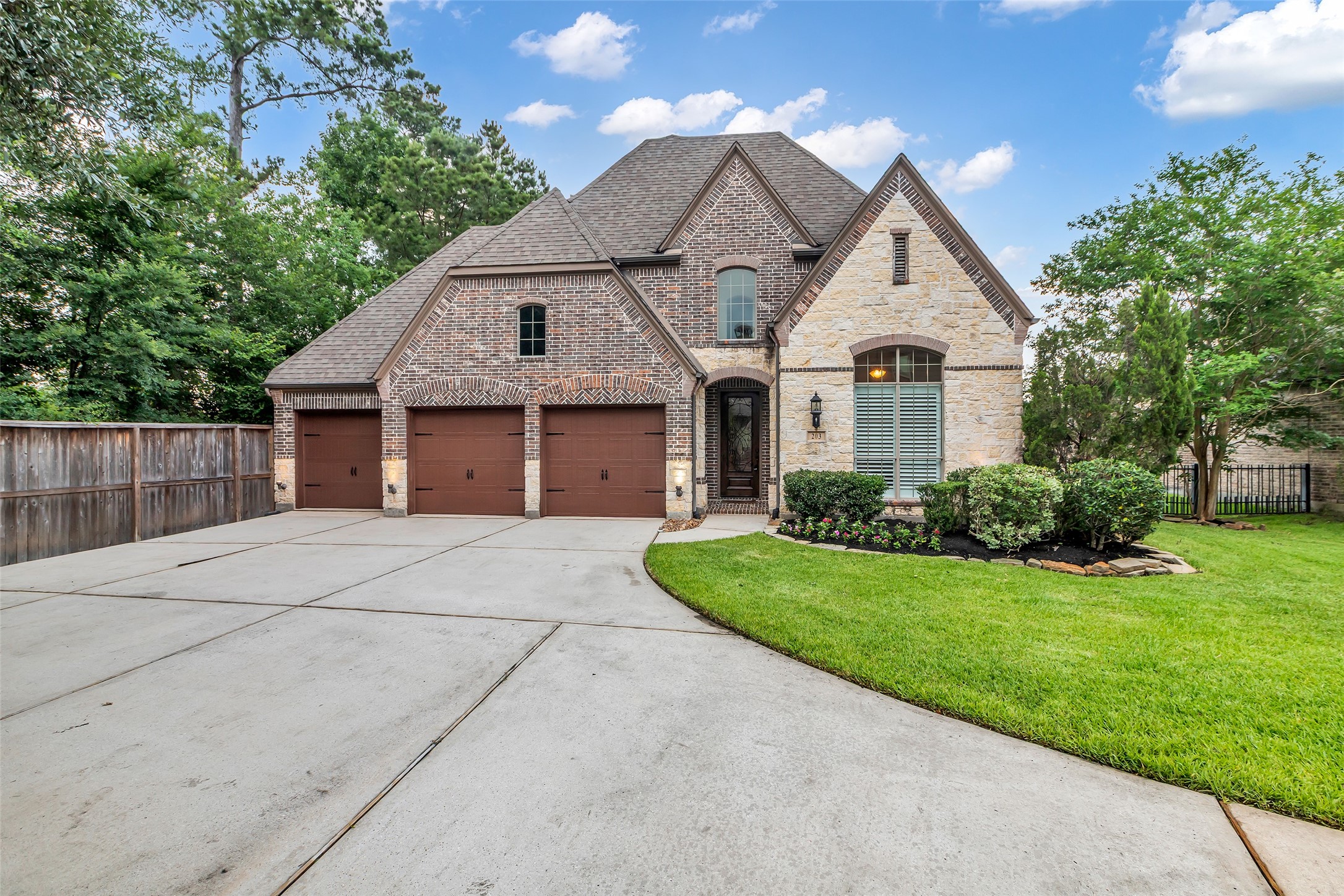 Spring, Texas, 77389, United States, 4 Bedrooms Bedrooms, ,4 BathroomsBathrooms,Residential,For Sale,1906522