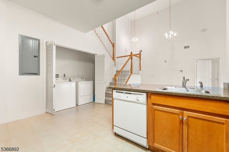 Clifton City, New Jersey, 07013, United States, 2 Bedrooms Bedrooms, ,2 BathroomsBathrooms,Residential,For Sale,1870870