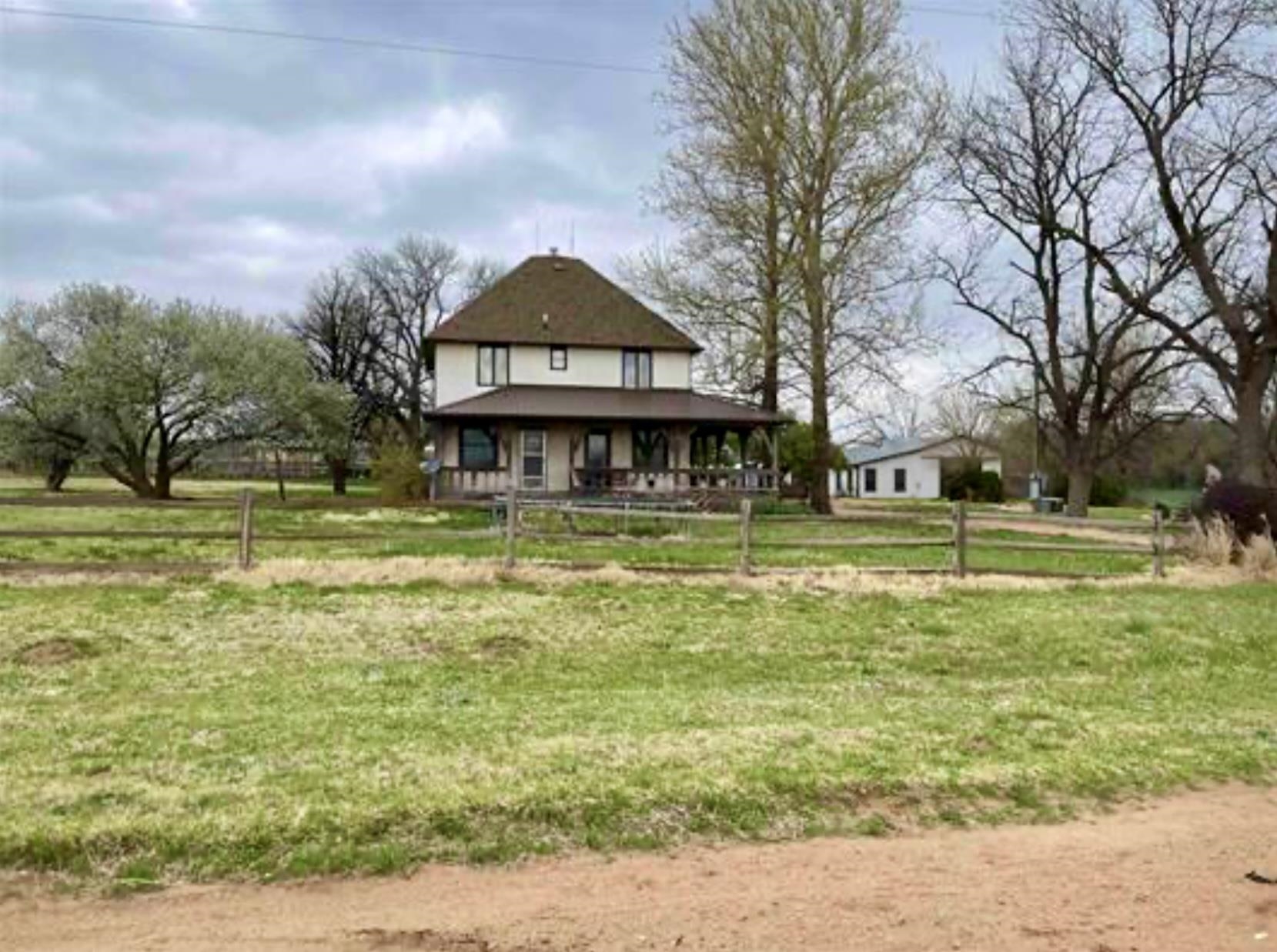 11292 NE Plumthicket Rd, Sharon, Kansas, 67138, United States, 6 Bedrooms Bedrooms, ,4 BathroomsBathrooms,Residential,For Sale,11292 NE Plumthicket Rd ,1559542