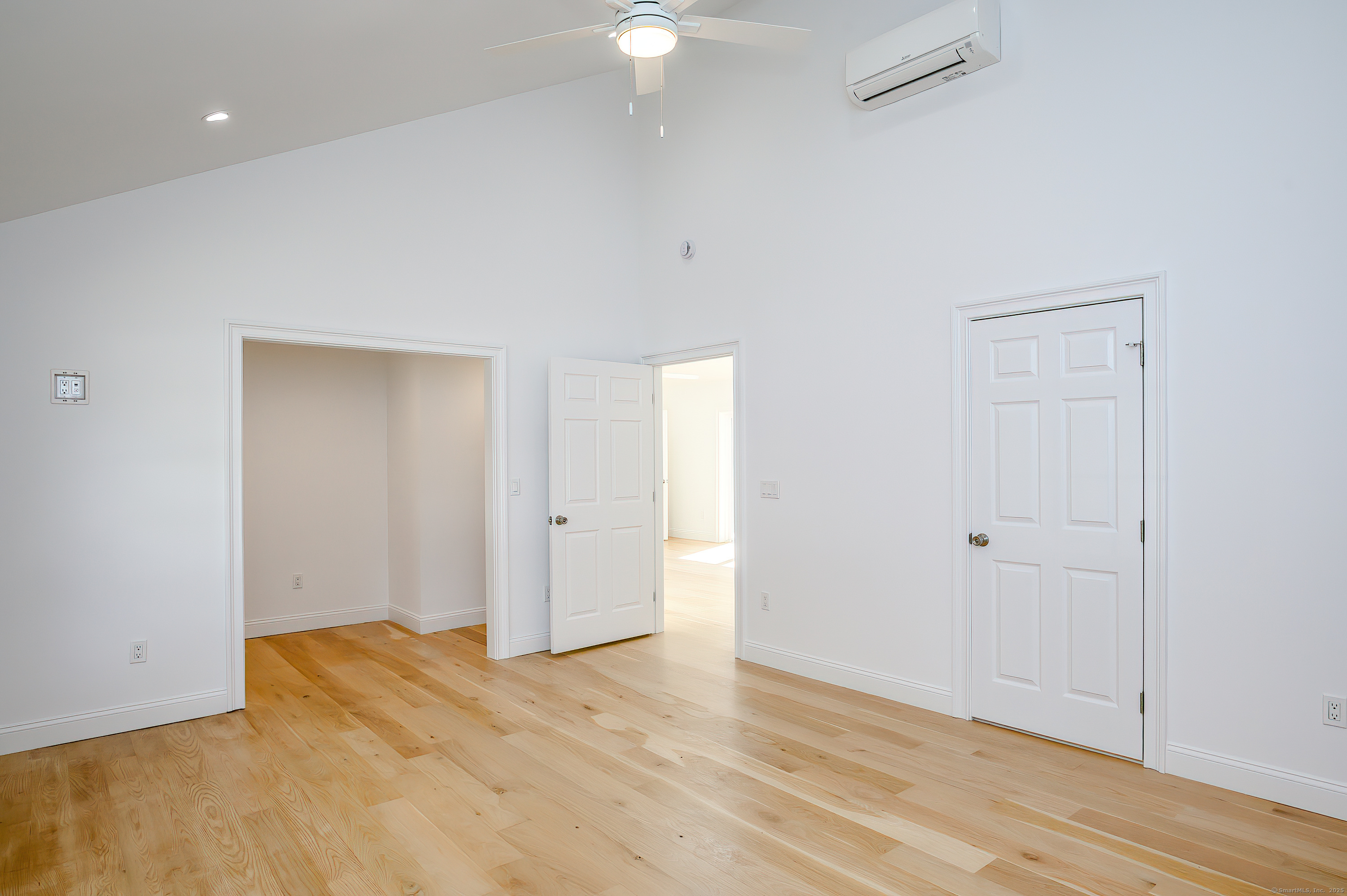 East Lyme, Connecticut, 06357, United States, 2 Bedrooms Bedrooms, ,3 BathroomsBathrooms,Residential,For Sale,1933174