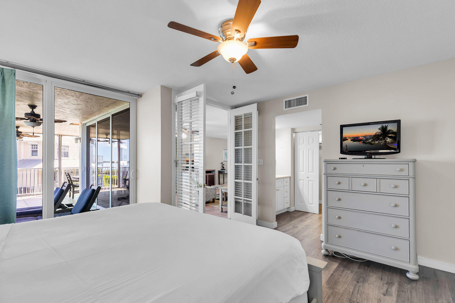 Duck, Florida, 33050, United States, 2 Bedrooms Bedrooms, ,2 BathroomsBathrooms,Residential,For Sale,1940932