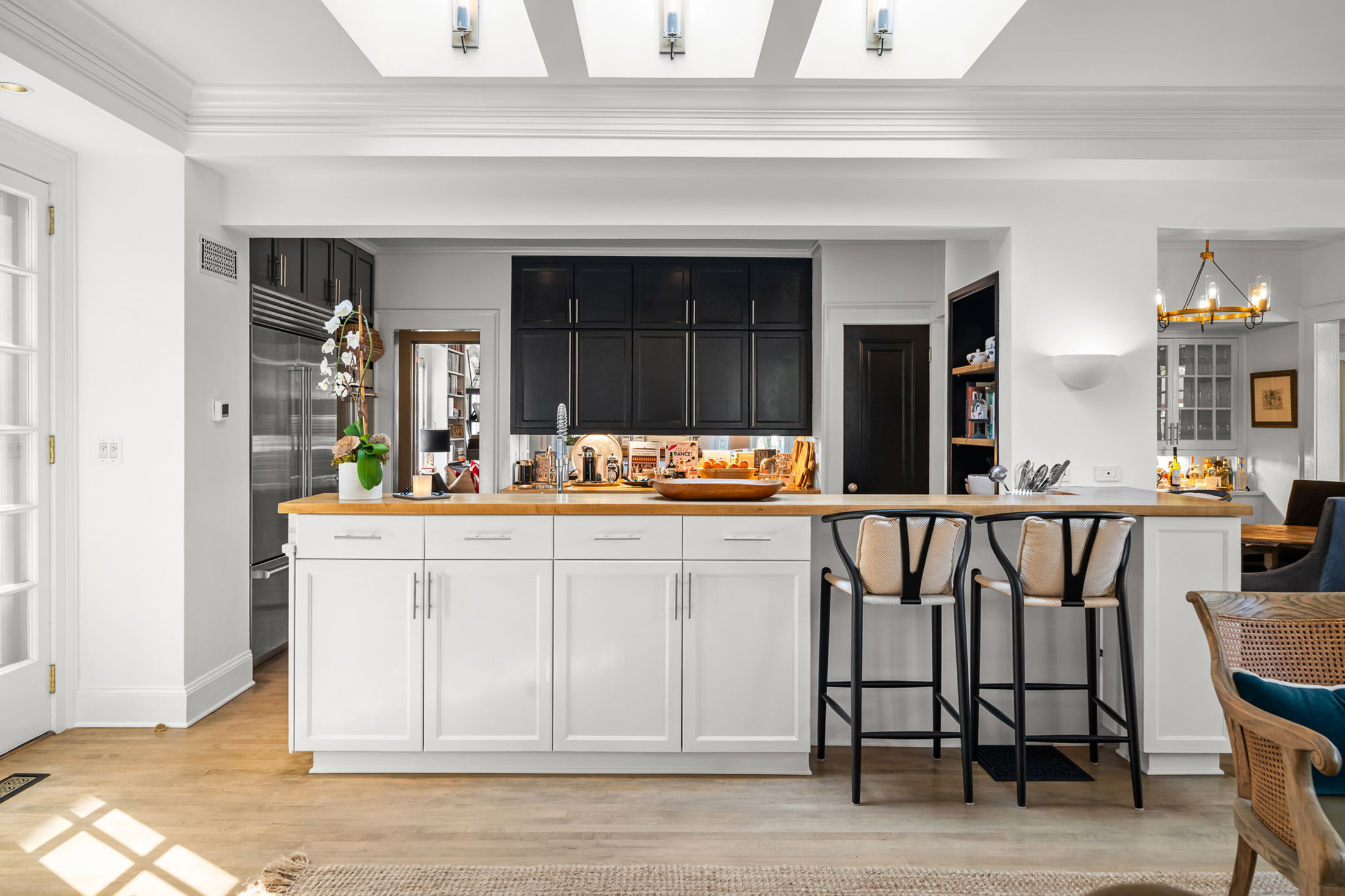  Timeless Ardmore Park Home Blends Classic Charm with Custom Renovations - 物件實景