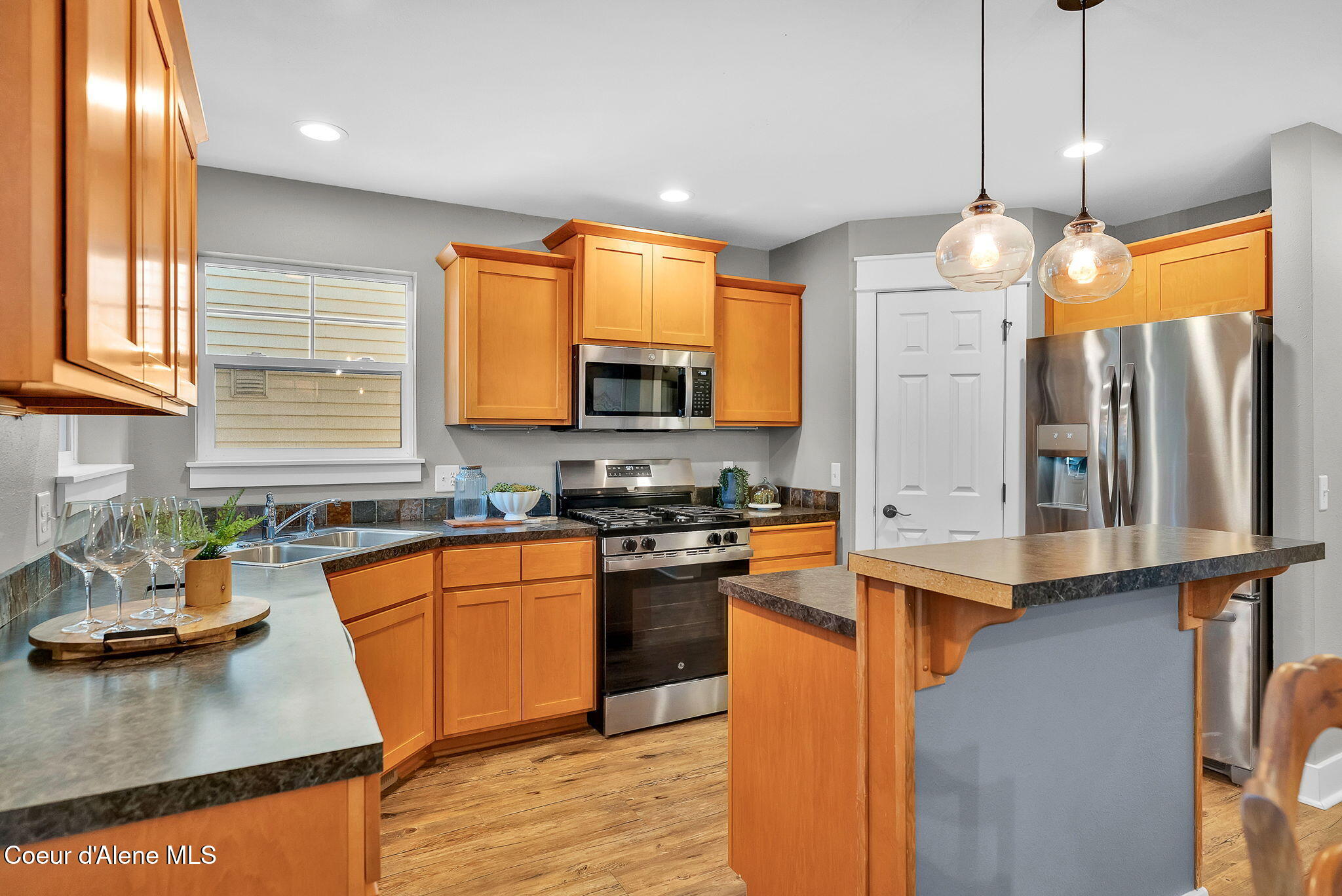 Coeur D'alene, Idaho, 83815, United States, 3 Bedrooms Bedrooms, ,2 BathroomsBathrooms,Residential,For Sale,1965651