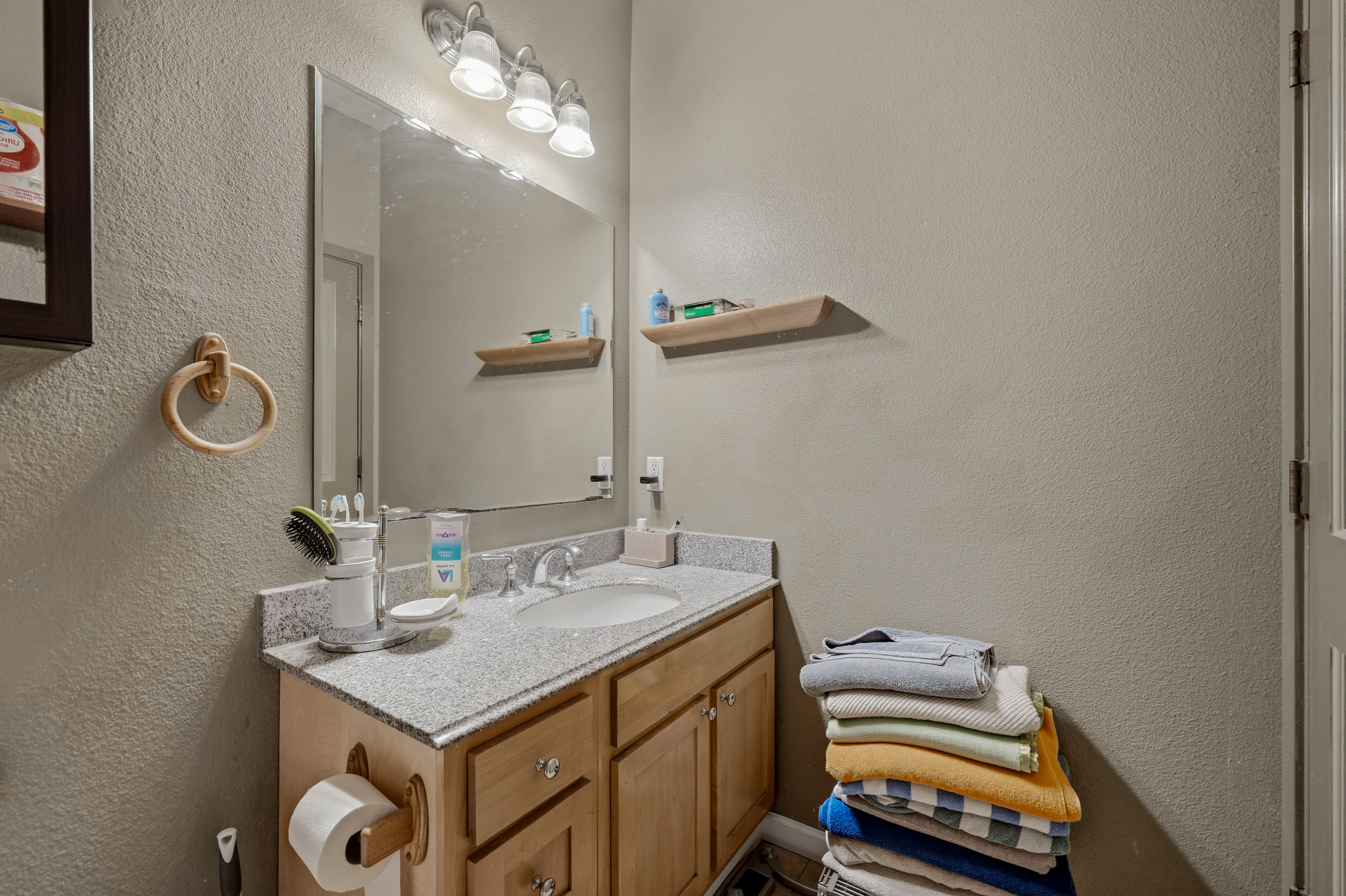  Rare Opportunity in Valley Oak Villas - 物件實景