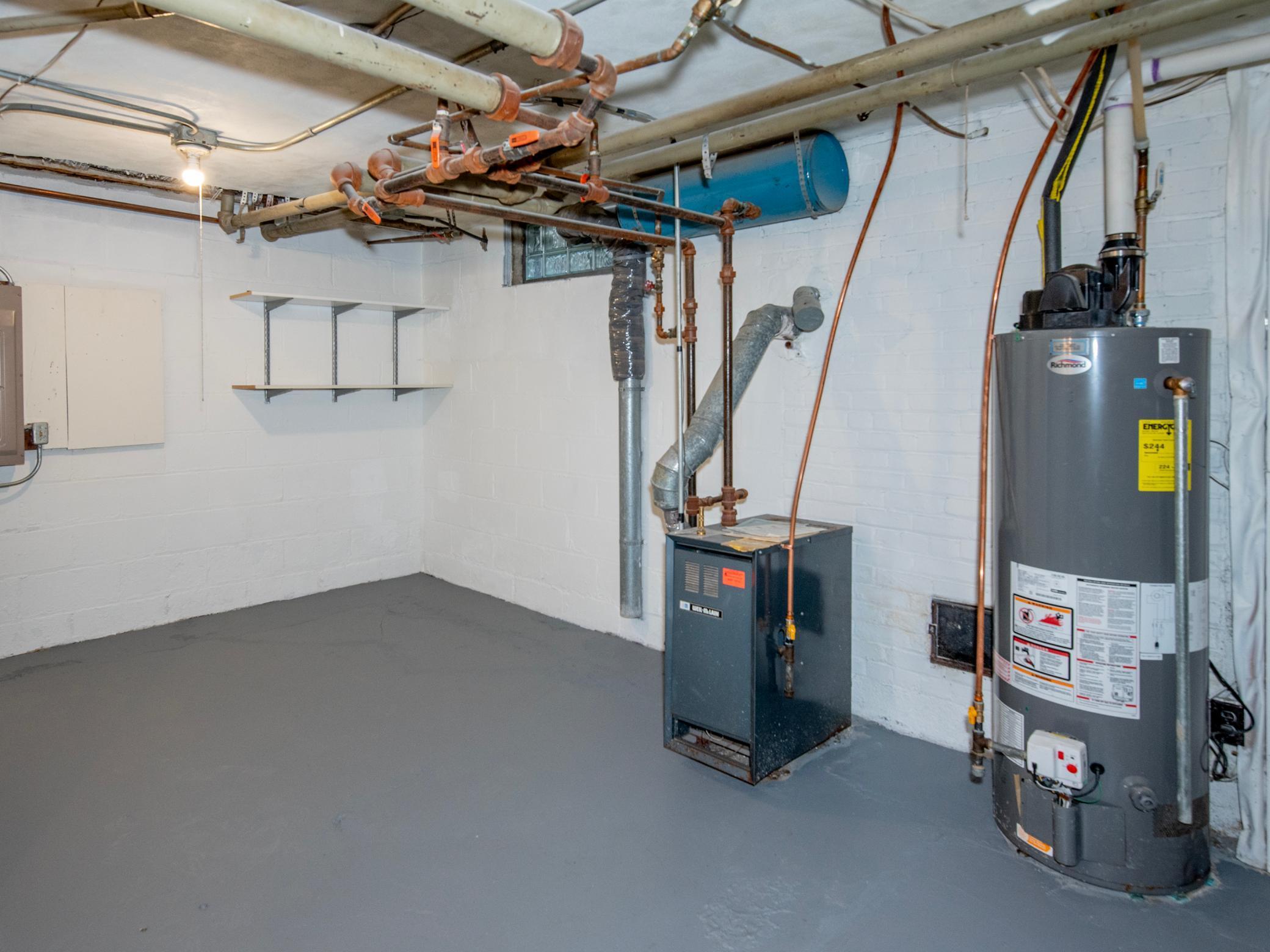 Saint Paul, Minnesota, 55104, United States, 3 Bedrooms Bedrooms, ,1 BathroomBathrooms,Residential,For Sale,1988037