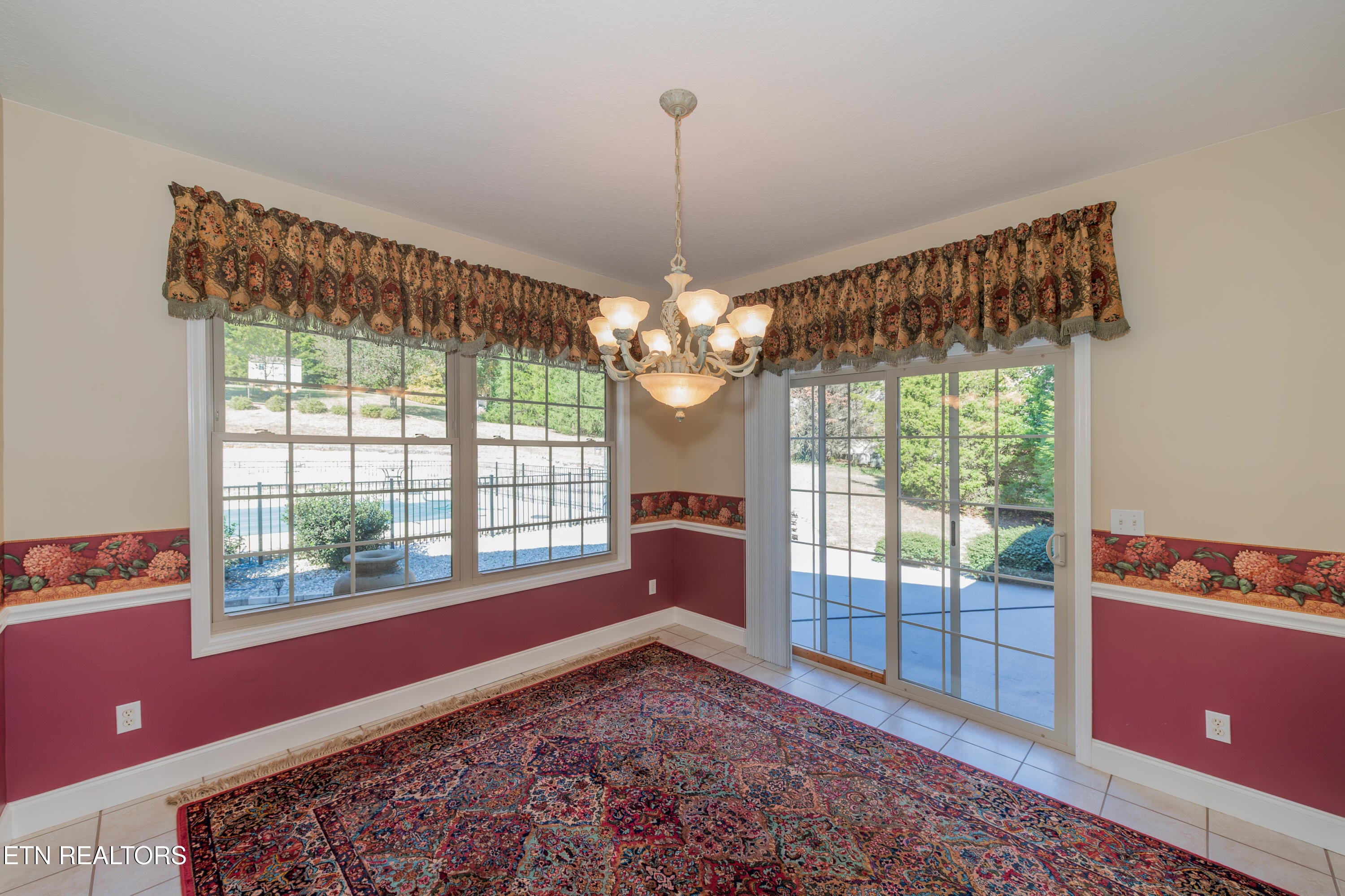 Harriman, Tennessee, 37748, United States, 3 Bedrooms Bedrooms, ,4 BathroomsBathrooms,Residential,For Sale,1989060