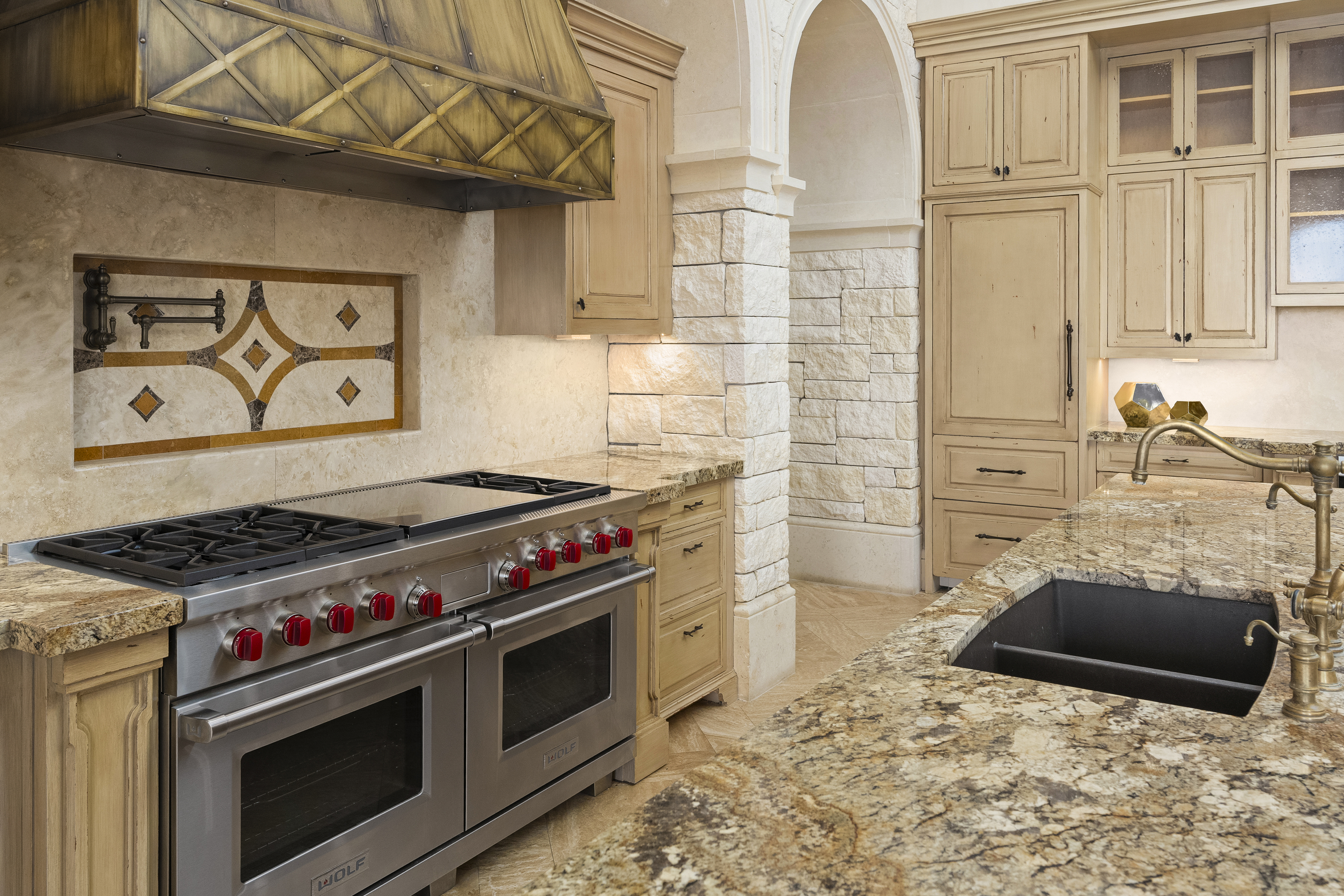  Mediterranean Style Estate in The Dominion - 物件實景