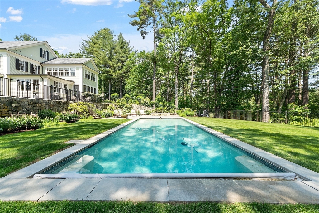 Concord, Massachusetts, 01742, United States, 6 Bedrooms Bedrooms, ,7 BathroomsBathrooms,Residential,For Sale,1938993