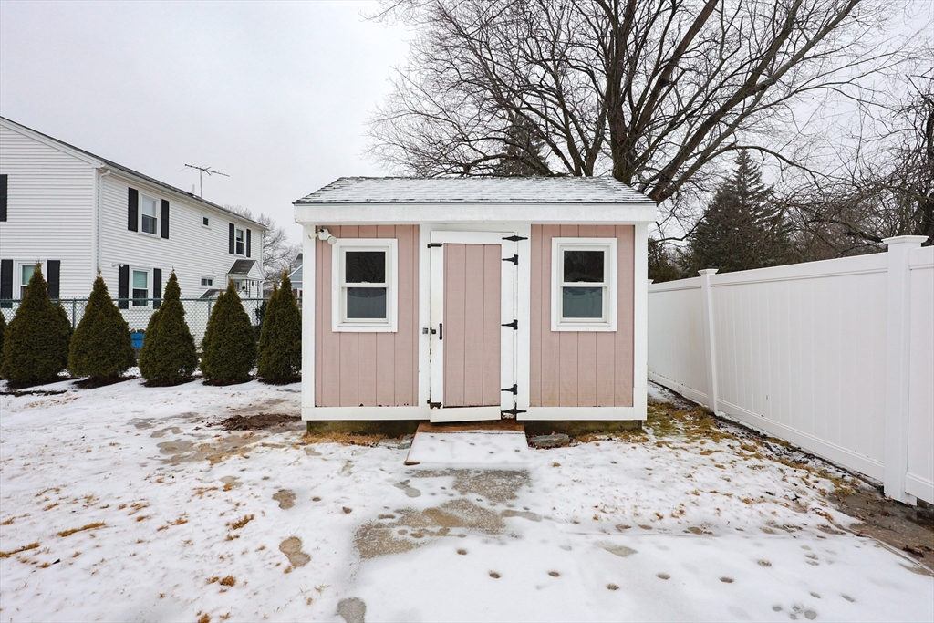 Melrose, Massachusetts, 02176, United States, 2 Bedrooms Bedrooms, ,1 BathroomBathrooms,Residential,For Sale,2012344