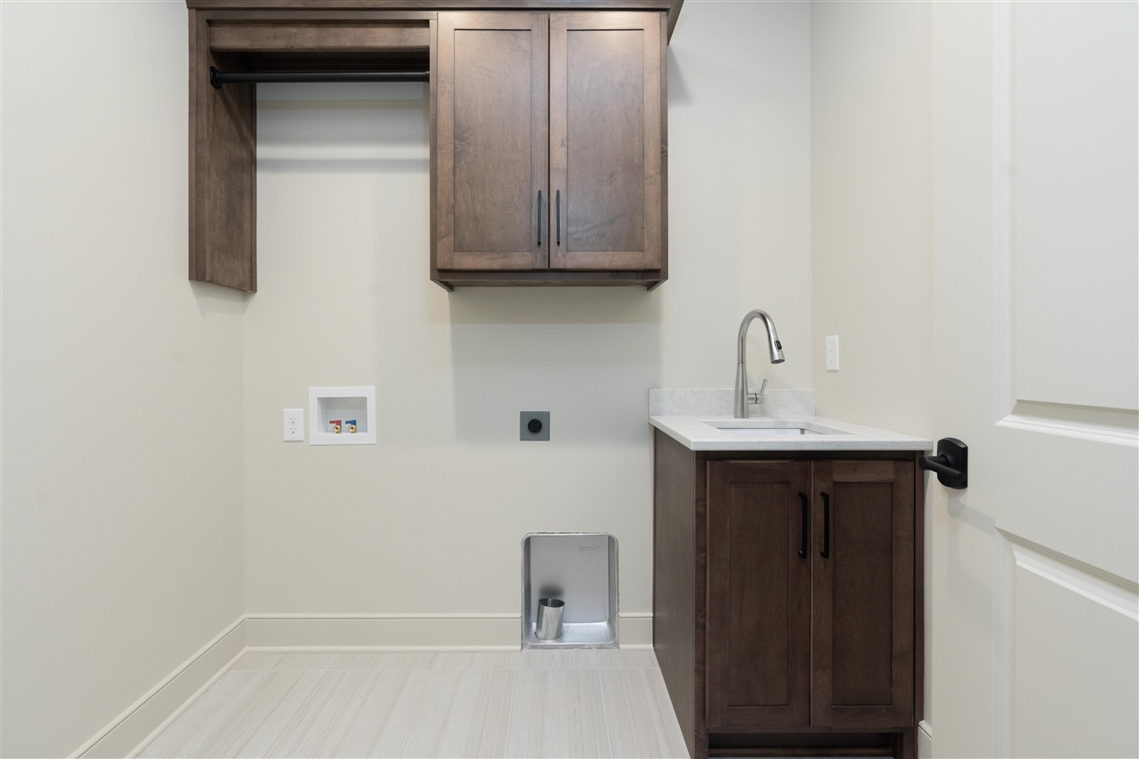 Bowling Green, Kentucky, 42103, United States, 3 Bedrooms Bedrooms, ,4 BathroomsBathrooms,Residential,For Sale,1941670