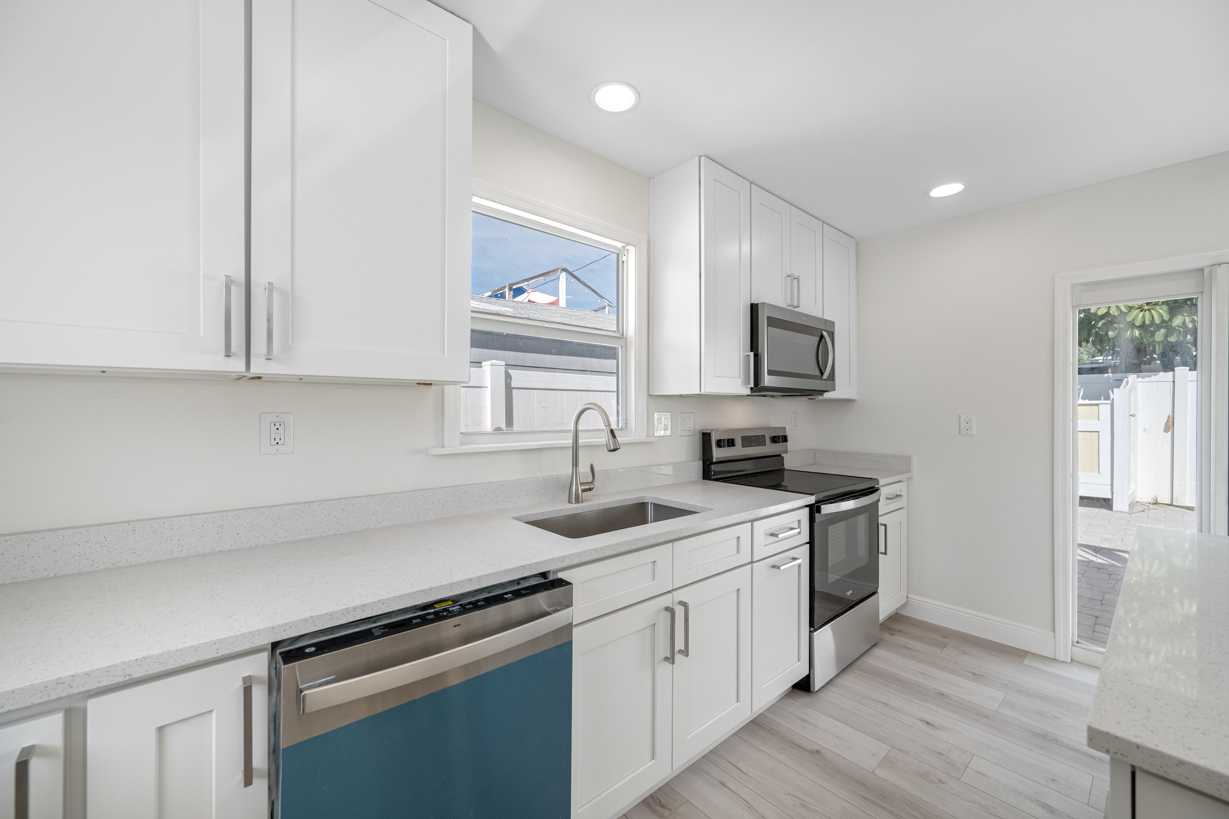 Treasure Island, Florida, 33706, United States, 3 Bedrooms Bedrooms, ,2 BathroomsBathrooms,Residential,For Sale,1983263