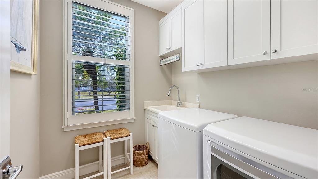 Sarasota, Florida, 34236, United States, 3 Bedrooms Bedrooms, ,4 BathroomsBathrooms,Residential,For Sale,1987814