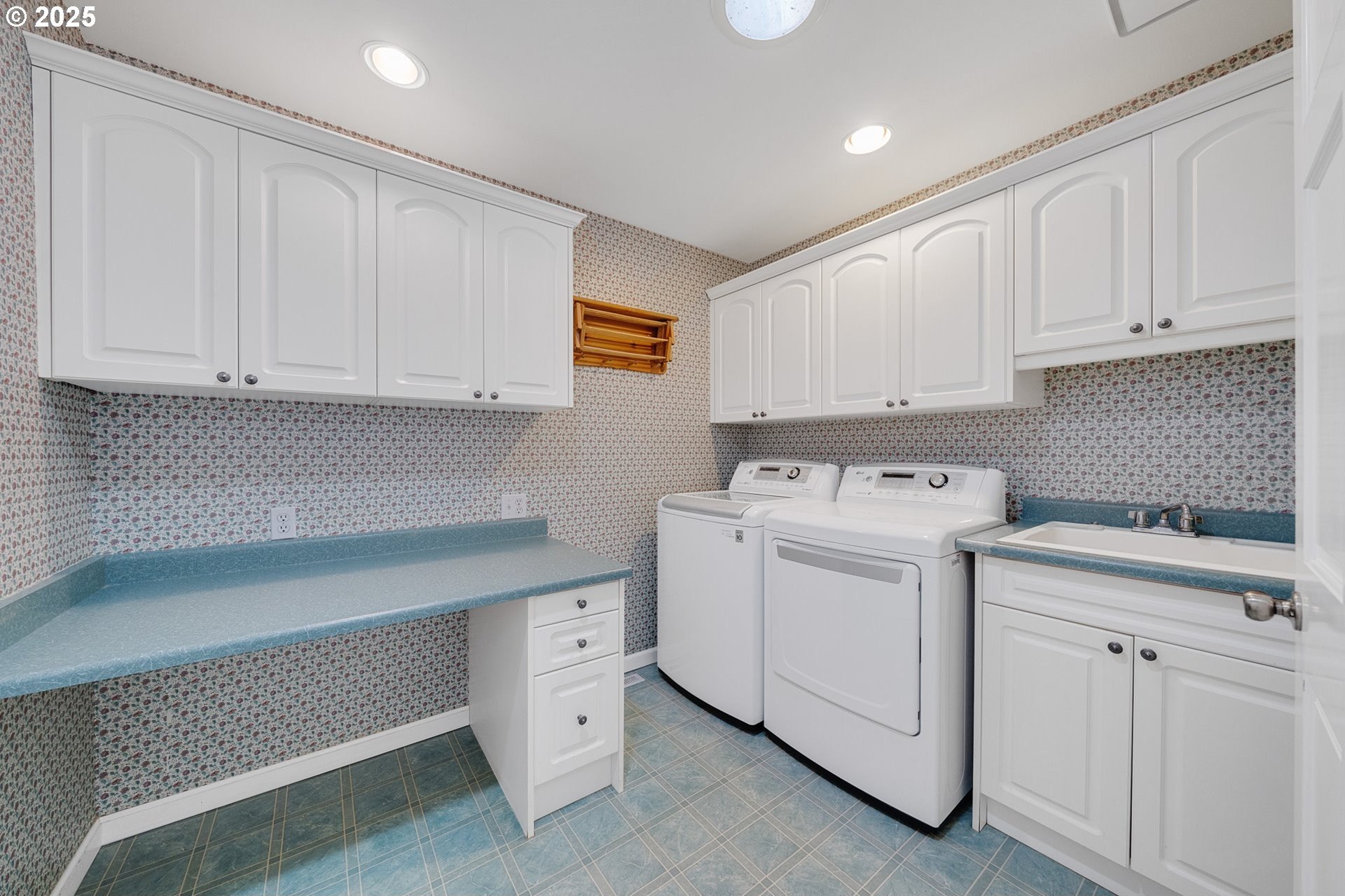 Nehalem, Oregon, 97131, United States, 3 Bedrooms Bedrooms, ,3 BathroomsBathrooms,Residential,For Sale,1926974