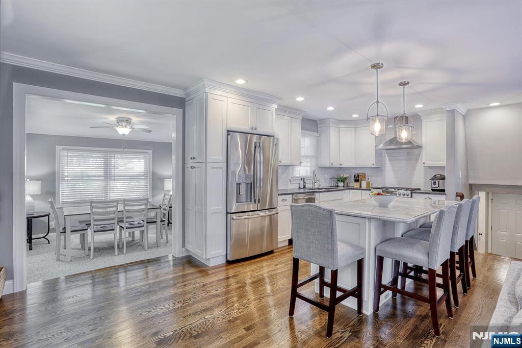 Waldwick, New Jersey, 07463, United States, 3 Bedrooms Bedrooms, ,2 BathroomsBathrooms,Residential,For Sale,1918312