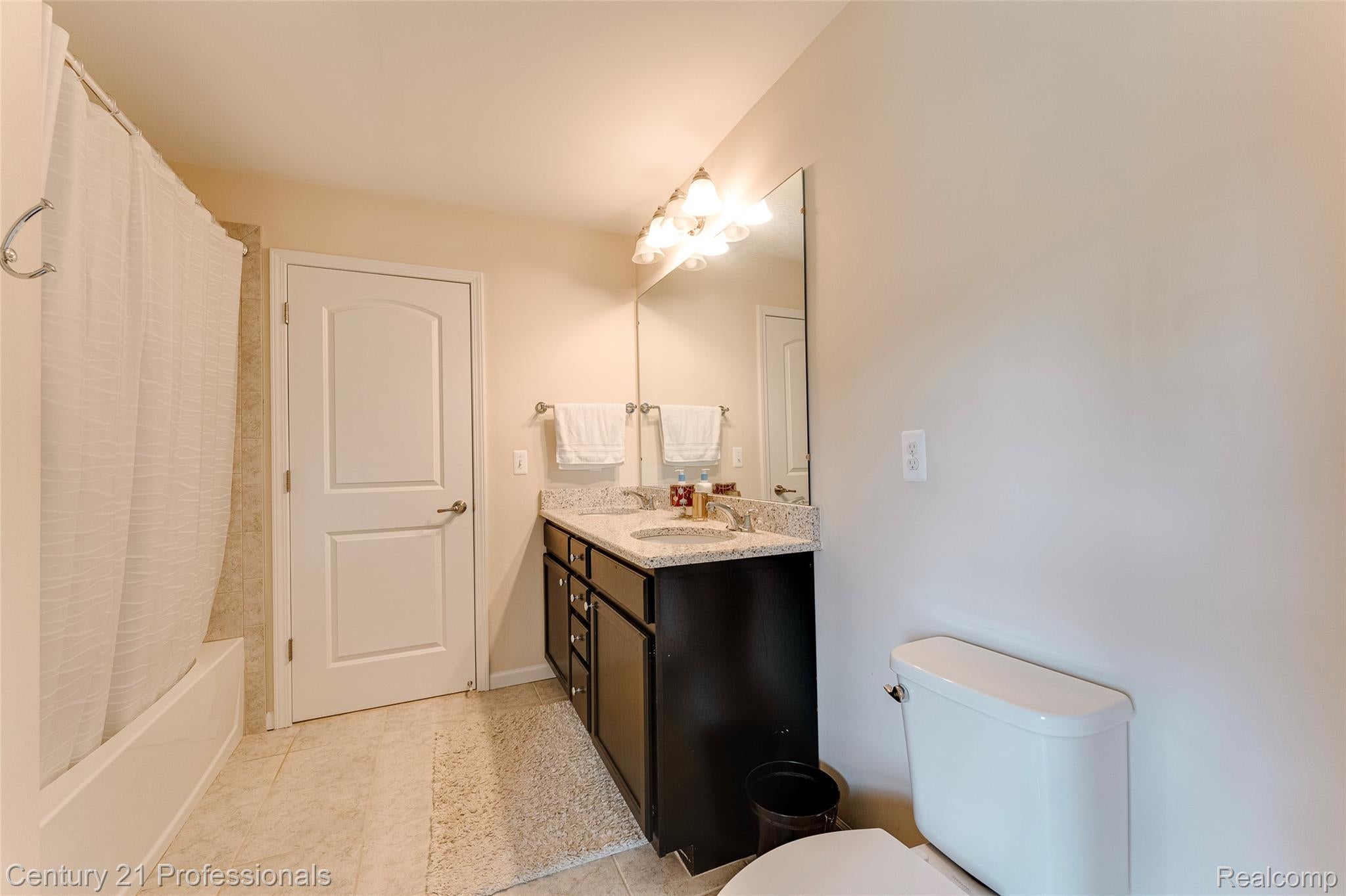 Canton, Michigan, 48187, United States, 5 Bedrooms Bedrooms, ,6 BathroomsBathrooms,Residential,For Sale,1908049