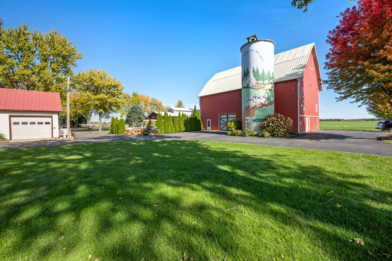 Sycamore, Illinois, 60178, United States, 4 Bedrooms Bedrooms, ,5 BathroomsBathrooms,Residential,For Sale,2001773