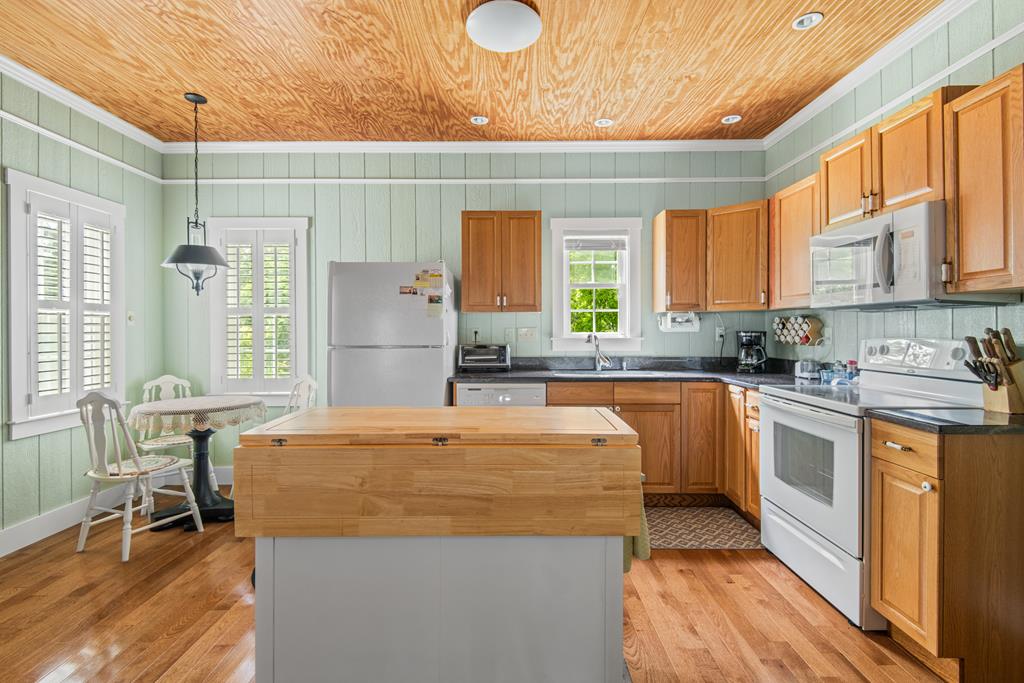 New Canton, Virginia, 23123, United States, 3 Bedrooms Bedrooms, ,2 BathroomsBathrooms,Residential,For Sale,1915439