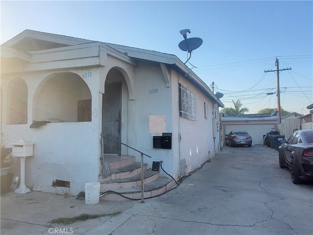 70th St, Los Angeles, CA 90001