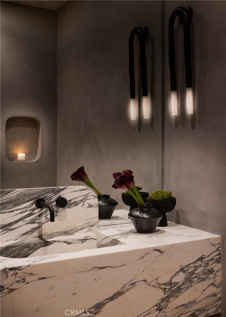 Sherman Oaks, California, 91423, United States, 6 Bedrooms Bedrooms, ,7 BathroomsBathrooms,Residential,For Sale,1990929