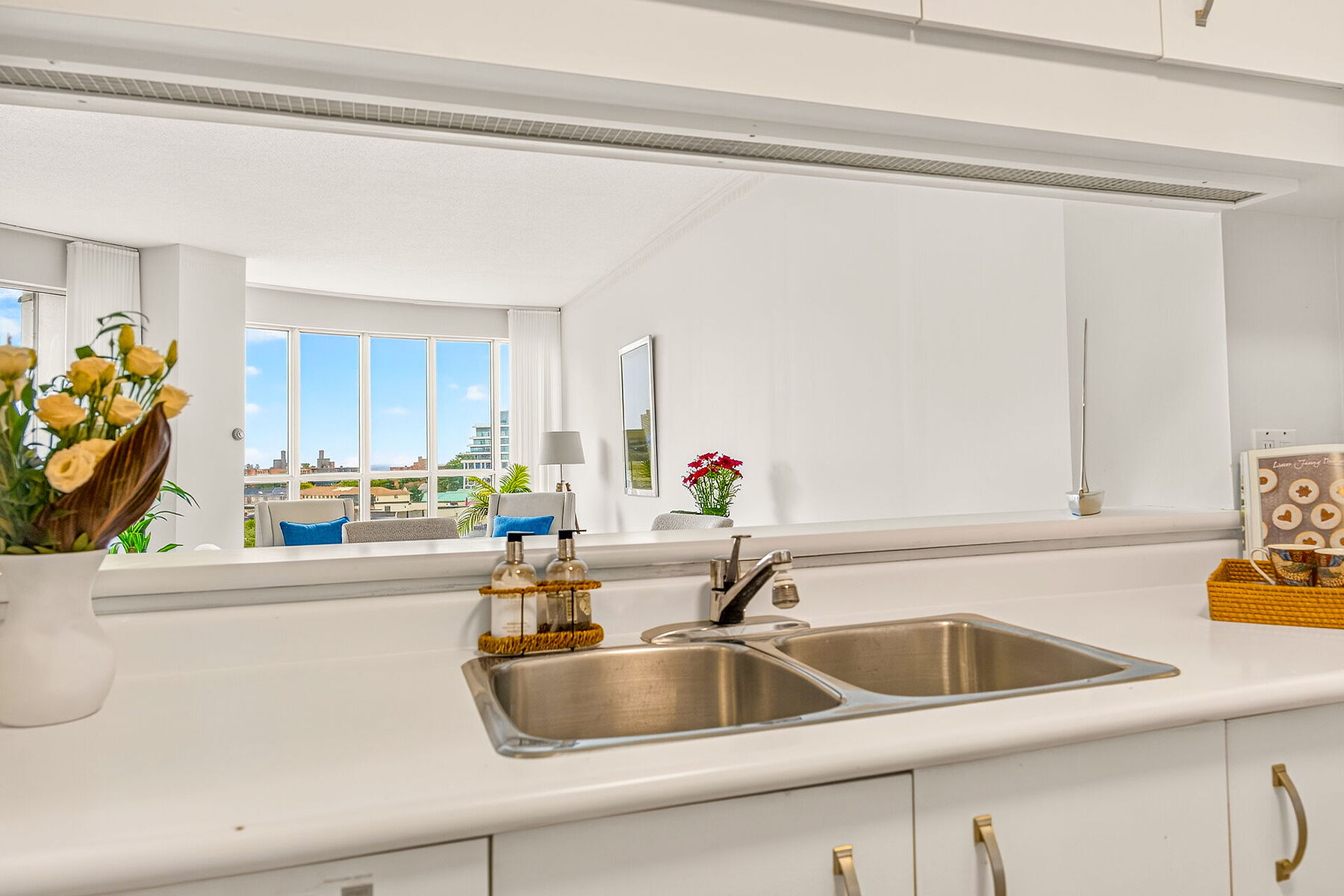  Desirable Waterfront Condo - 物件實景