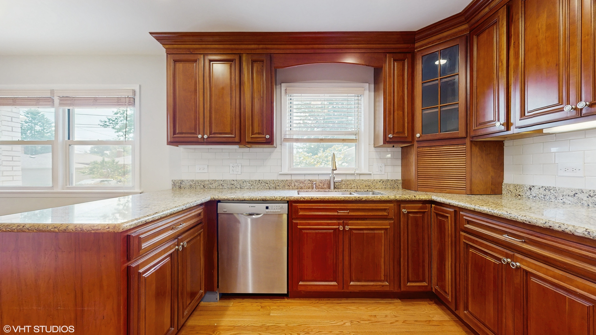 Skokie, Illinois, 60076, United States, 4 Bedrooms Bedrooms, ,2 BathroomsBathrooms,Residential,For Sale,1935170