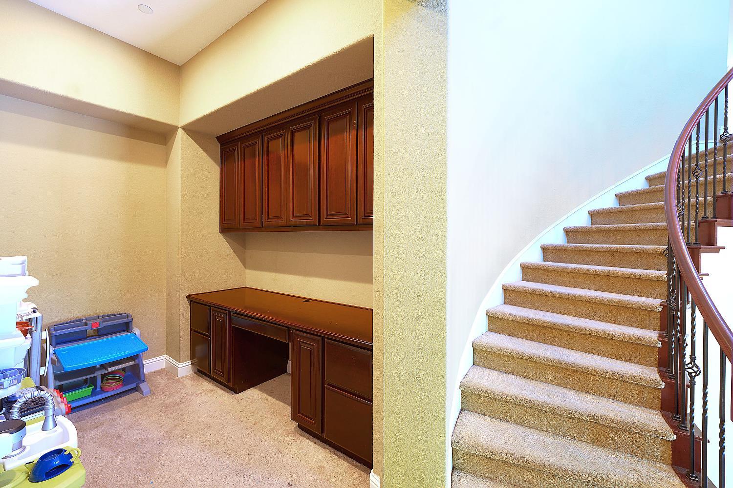 Lincoln, California, 95648, United States, 7 Bedrooms Bedrooms, ,5 BathroomsBathrooms,Residential,For Sale,1984434