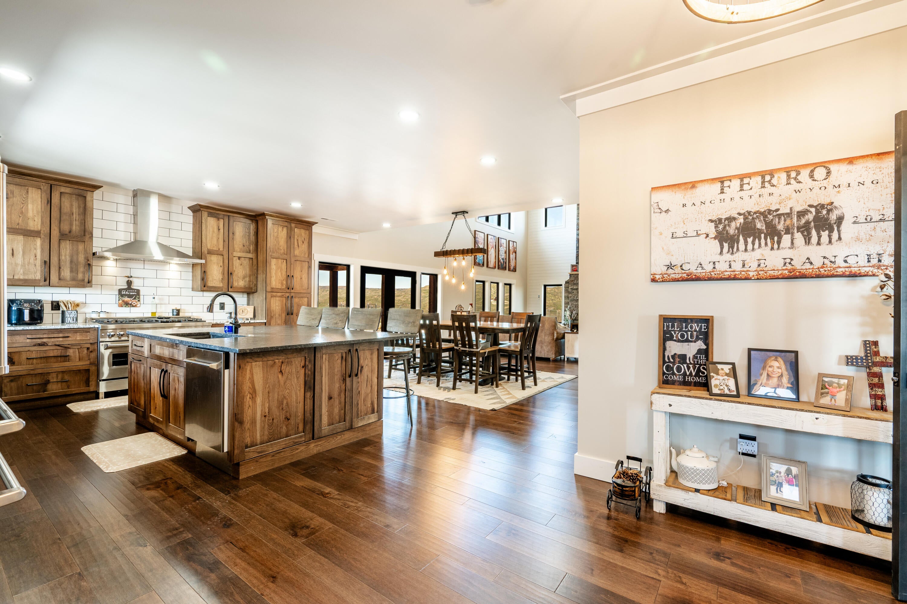 Ranchester, Wyoming, 82839, United States, 5 Bedrooms Bedrooms, ,4 BathroomsBathrooms,Residential,For Sale,2016525