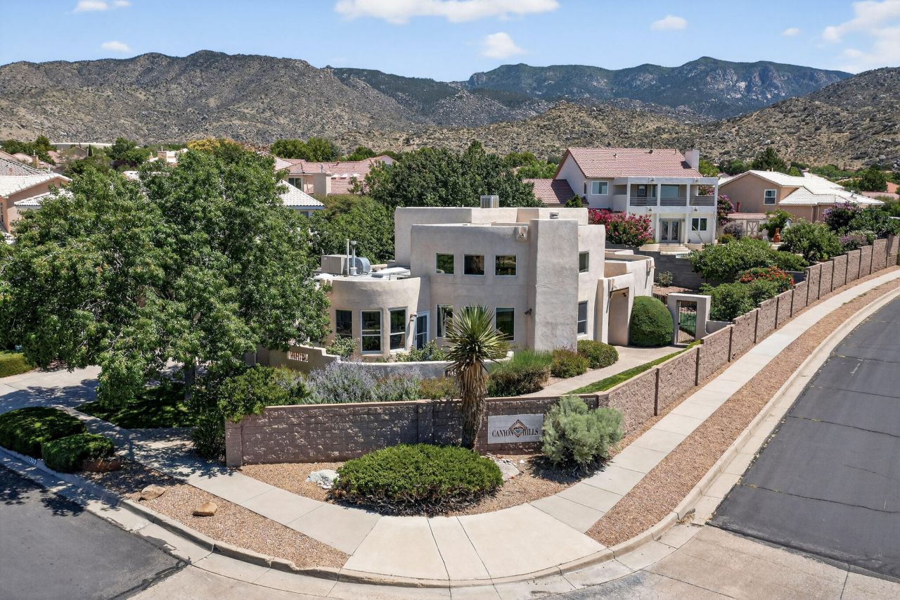 Albuquerque, New Mexico, 87112, United States, 4 Bedrooms Bedrooms, ,3 BathroomsBathrooms,Residential,For Sale,1917546