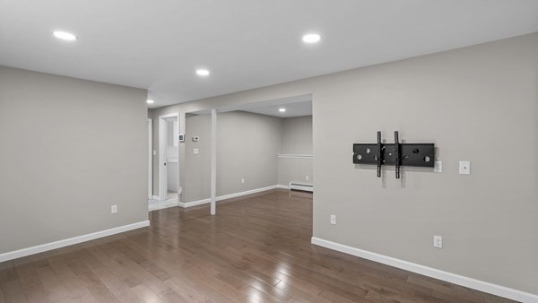 Southborough, Massachusetts, 01772, United States, 4 Bedrooms Bedrooms, ,3 BathroomsBathrooms,Residential,For Sale,1981487